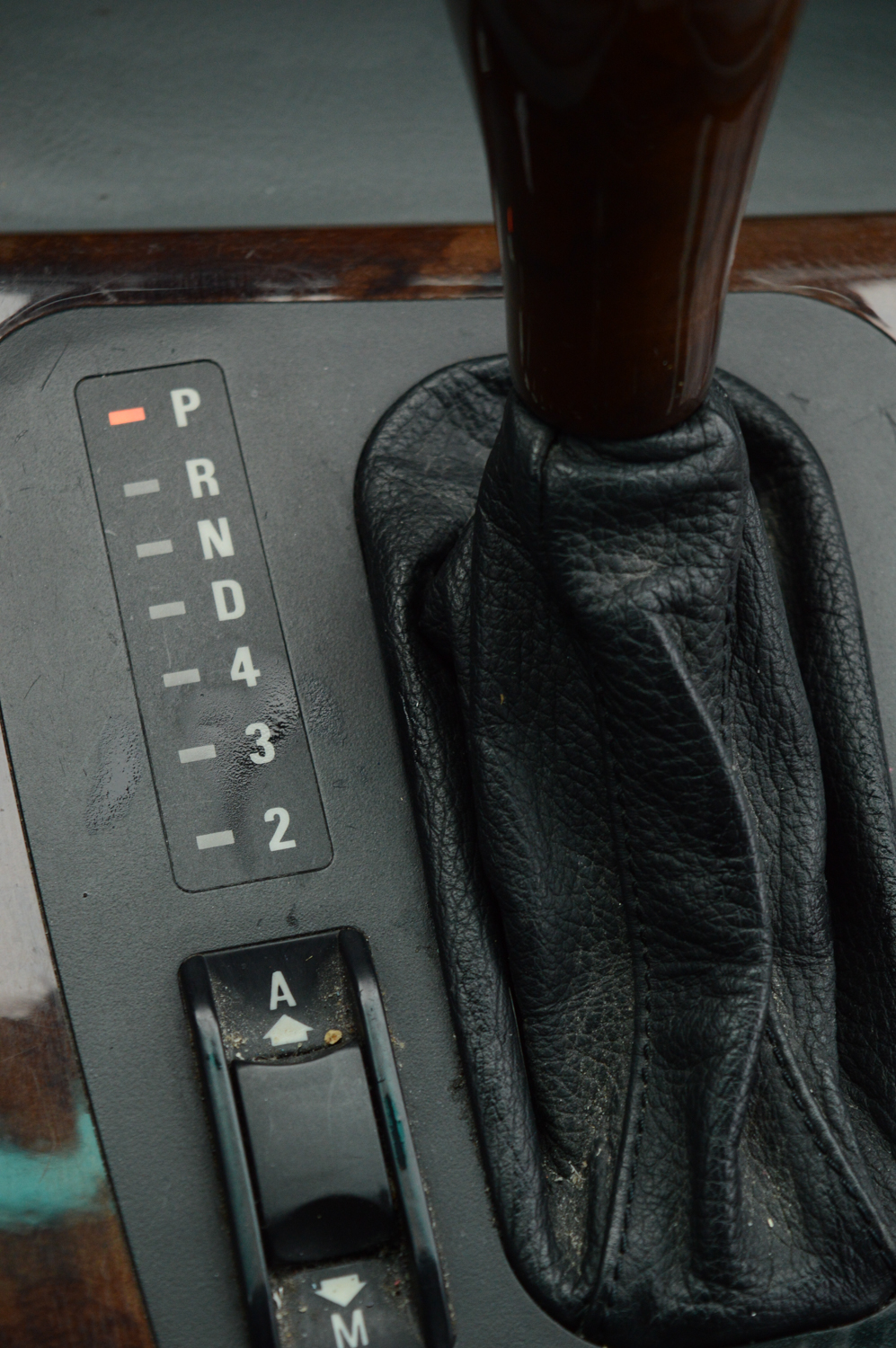 2000 BMW 740iL Luxury Sedan