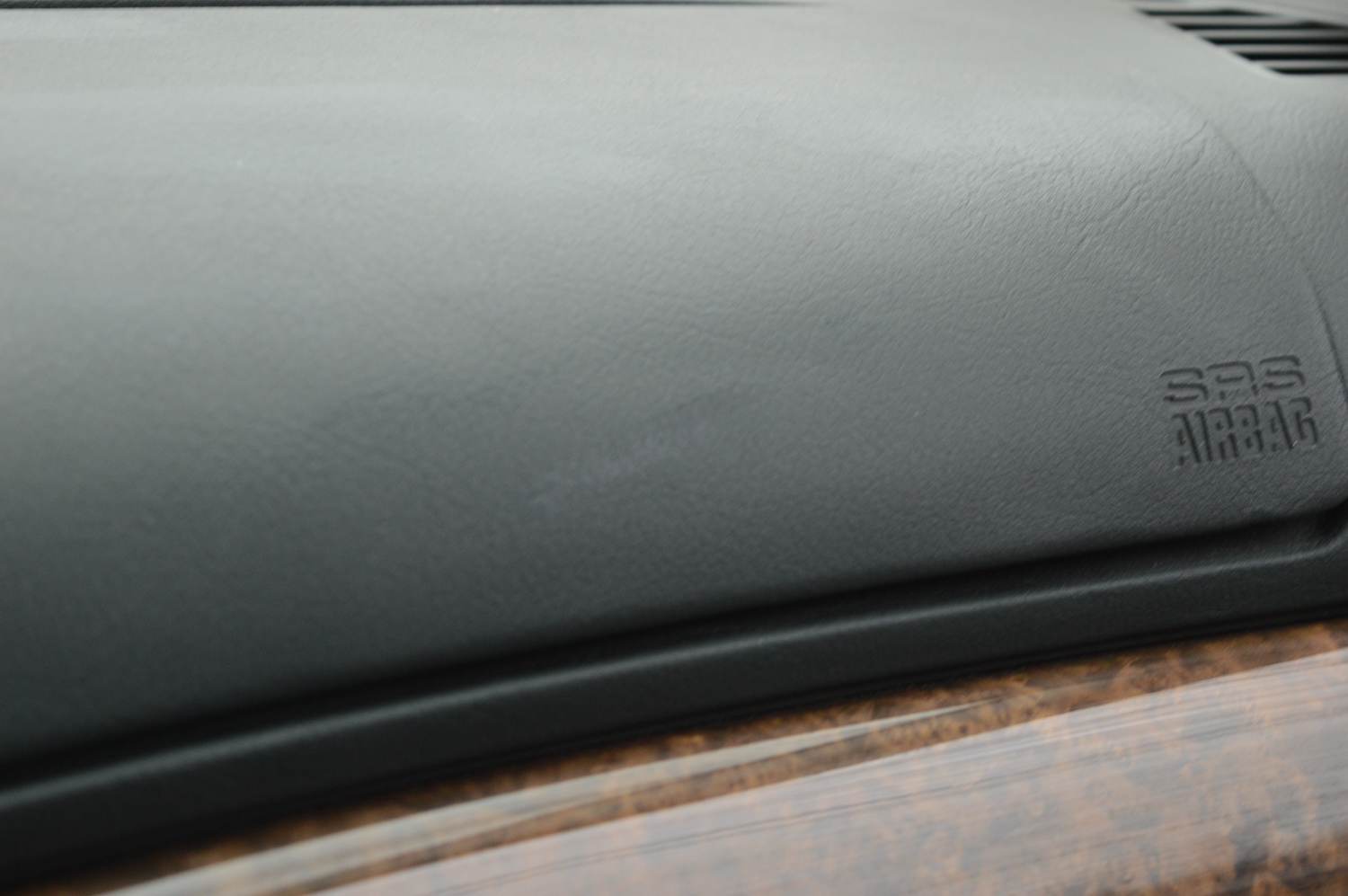 2000 BMW 740iL Luxury Sedan