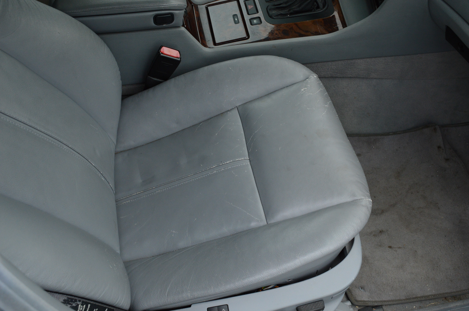 2000 BMW 740iL Luxury Sedan