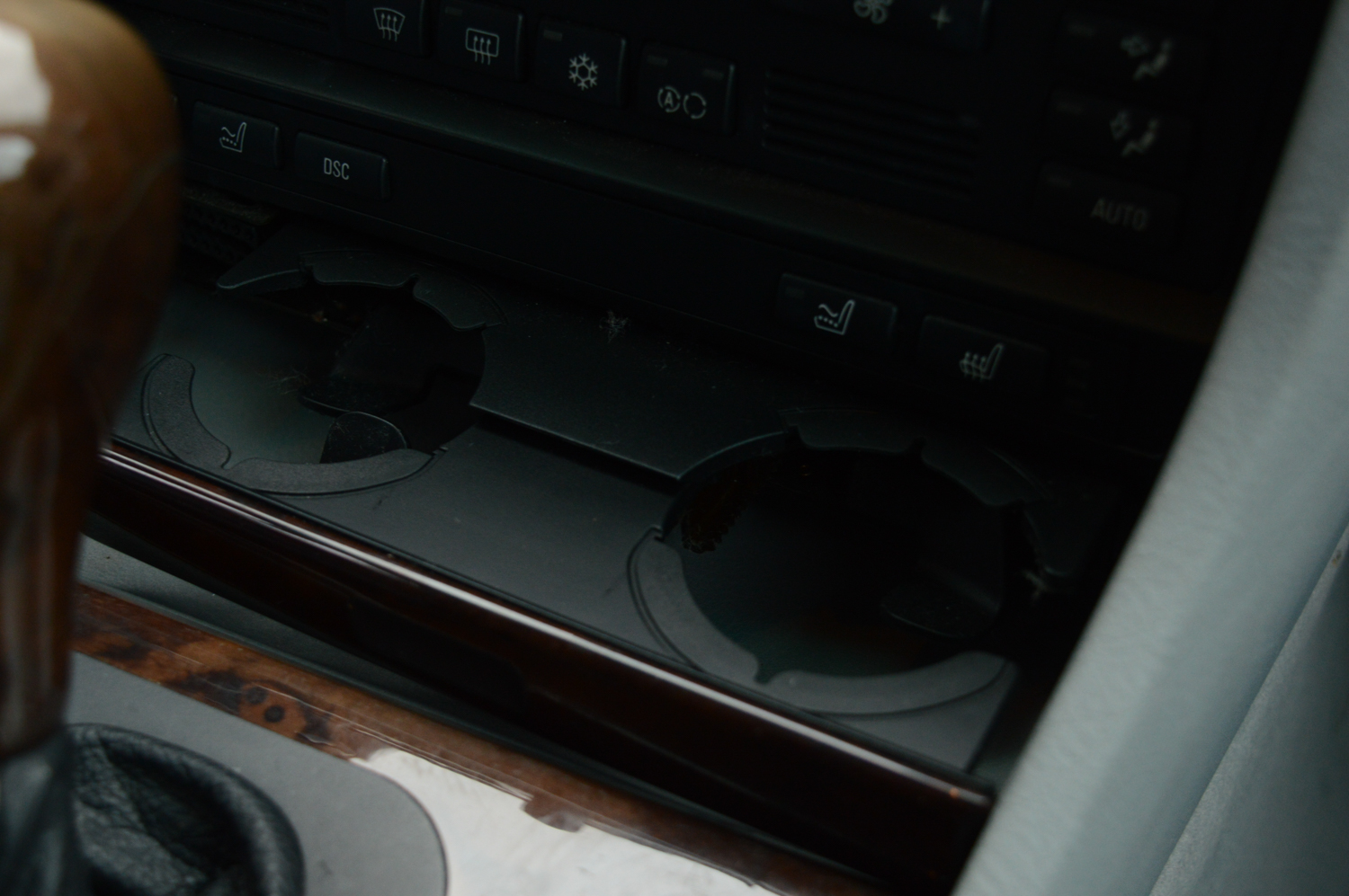 2000 BMW 740iL Luxury Sedan