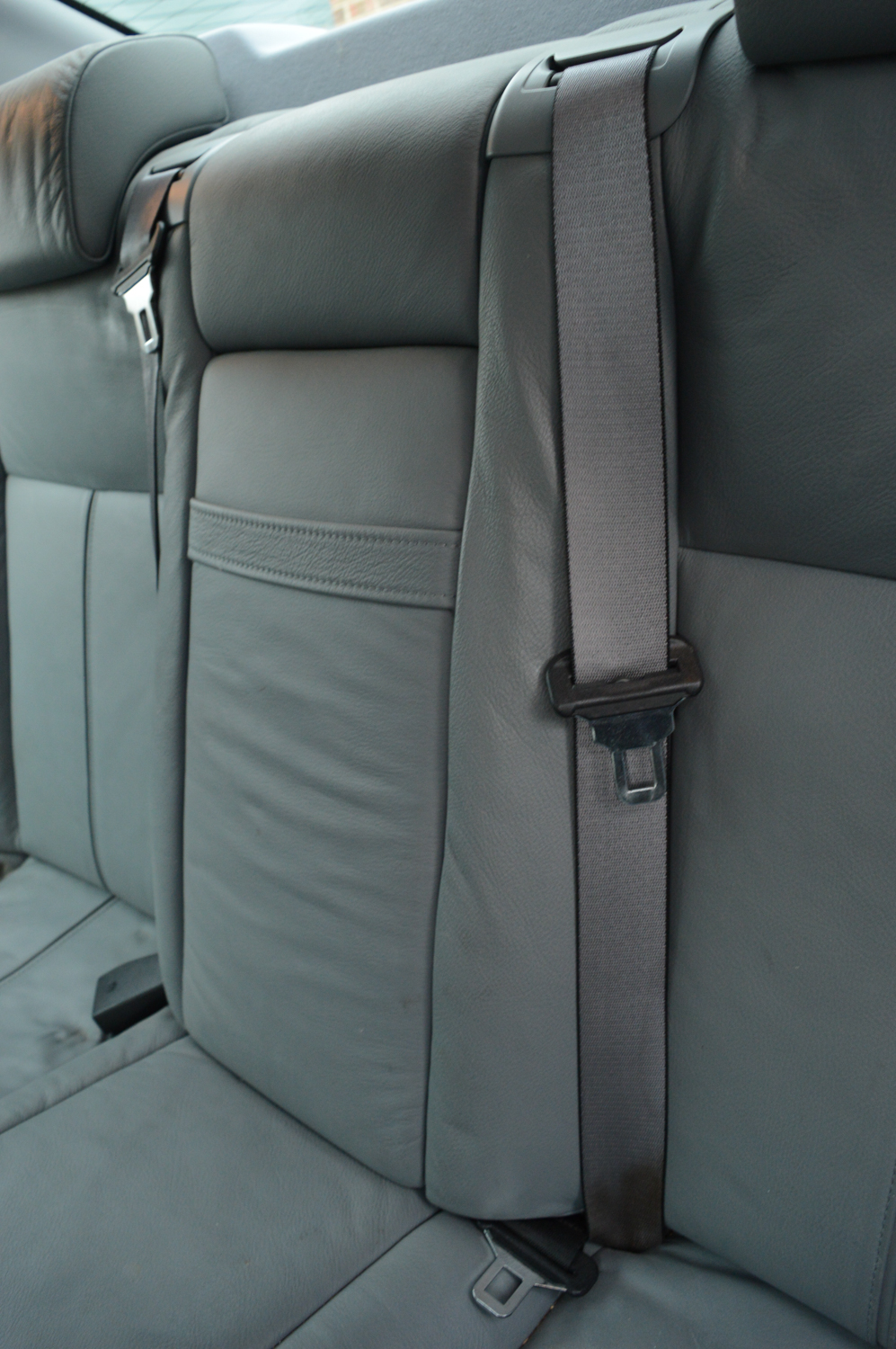 2000 BMW 740iL Luxury Sedan