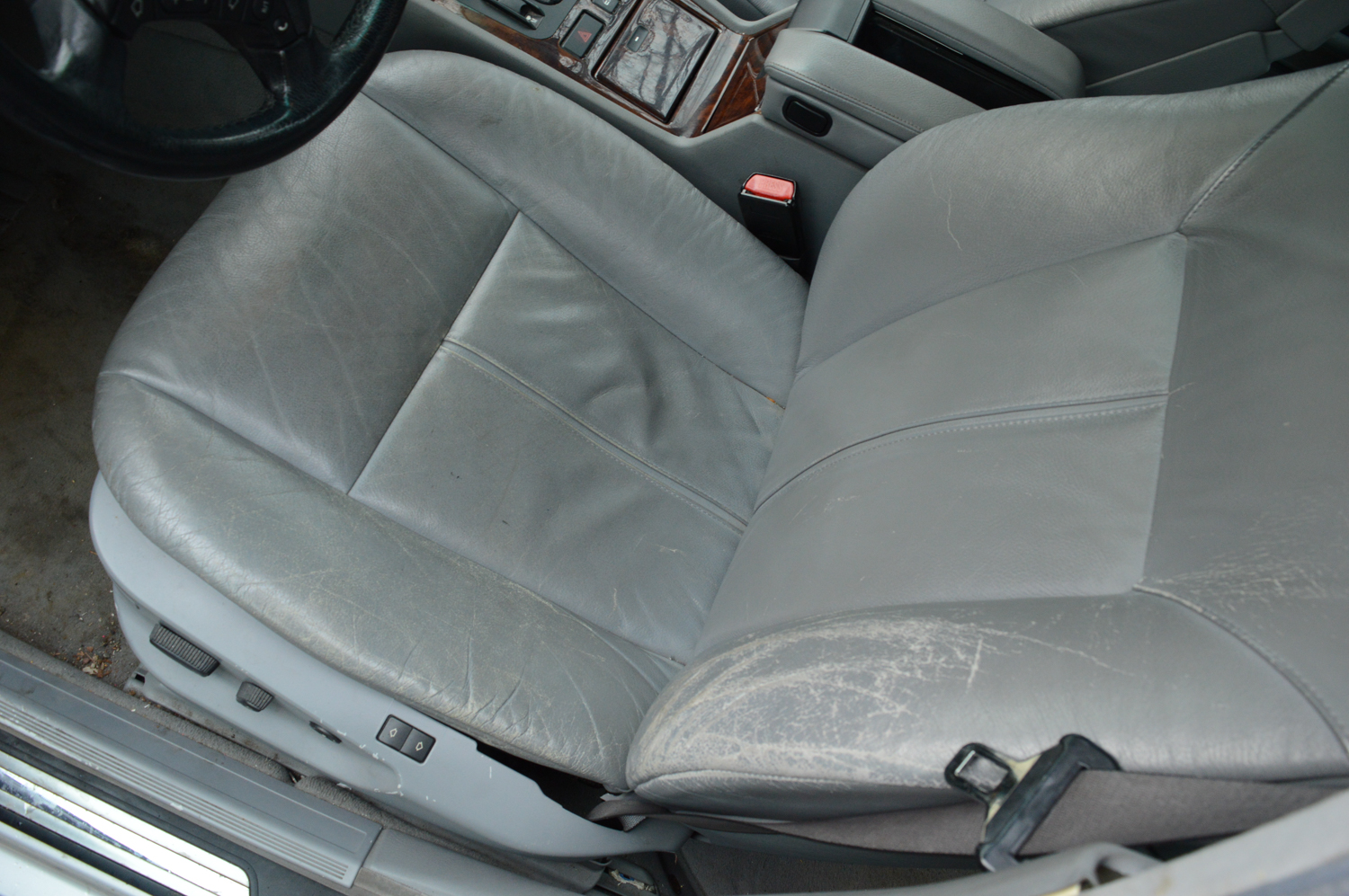 2000 BMW 740iL Luxury Sedan