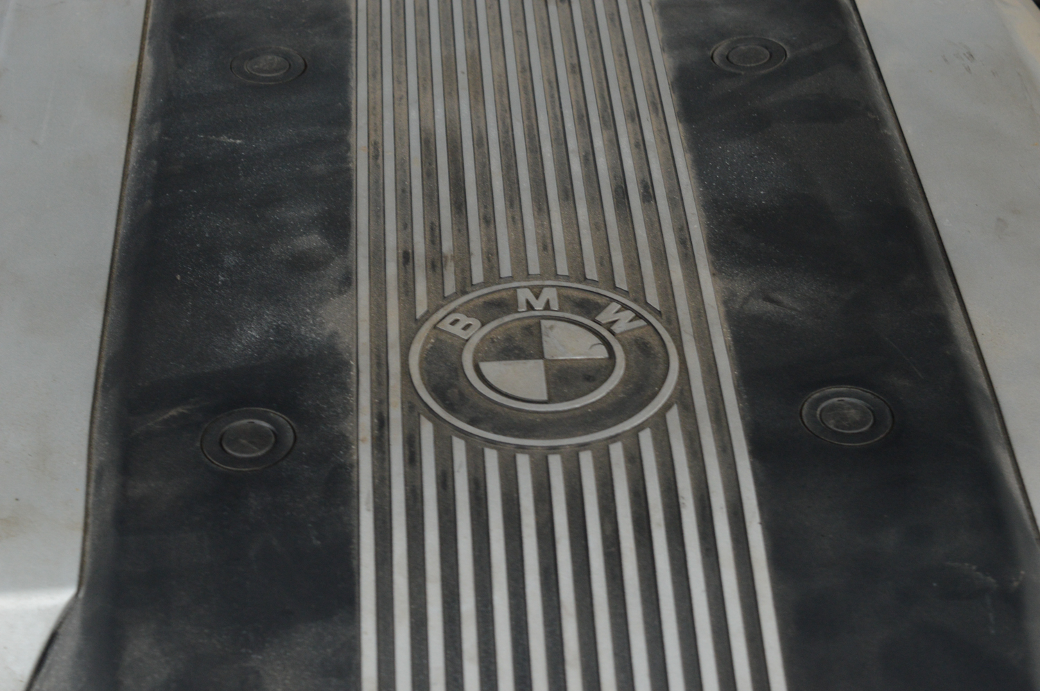 2000 BMW 740iL Luxury Sedan