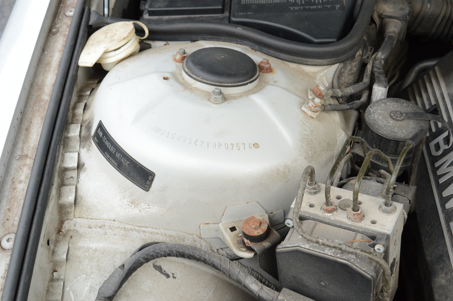 2000 BMW 740iL Luxury Sedan