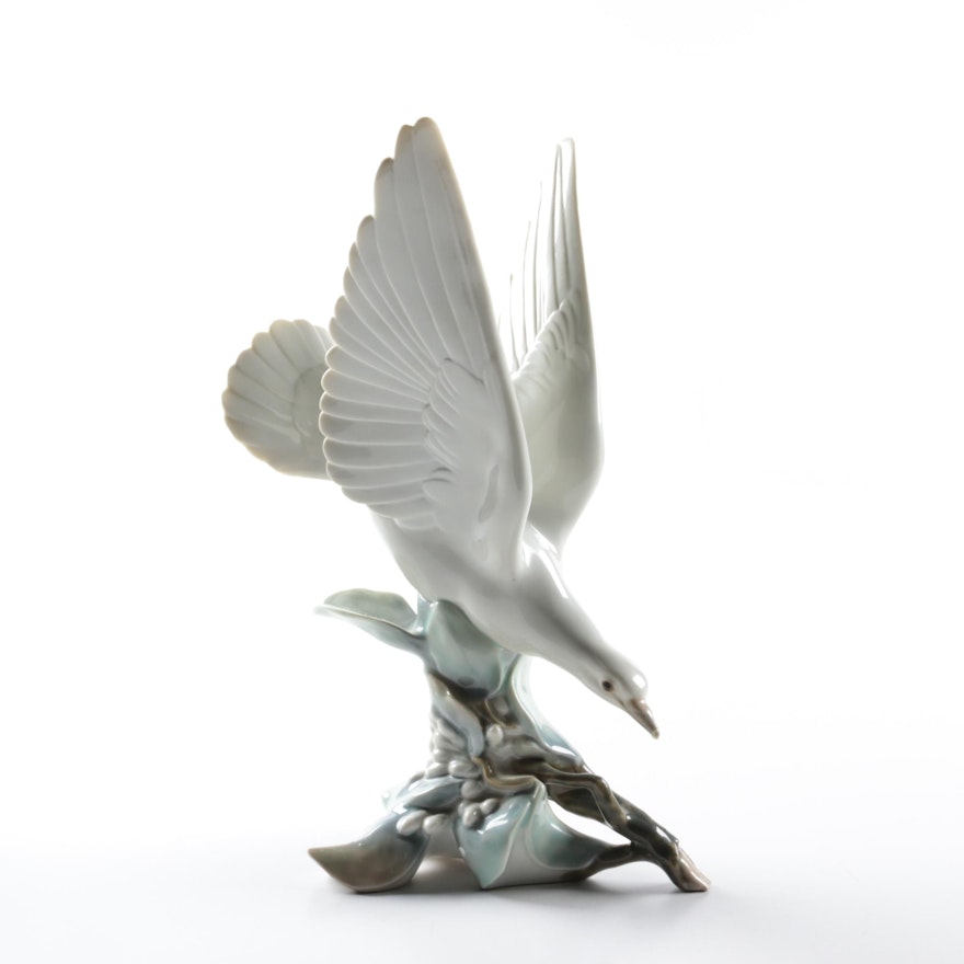 Lladro "Turtle Dove" Figurine