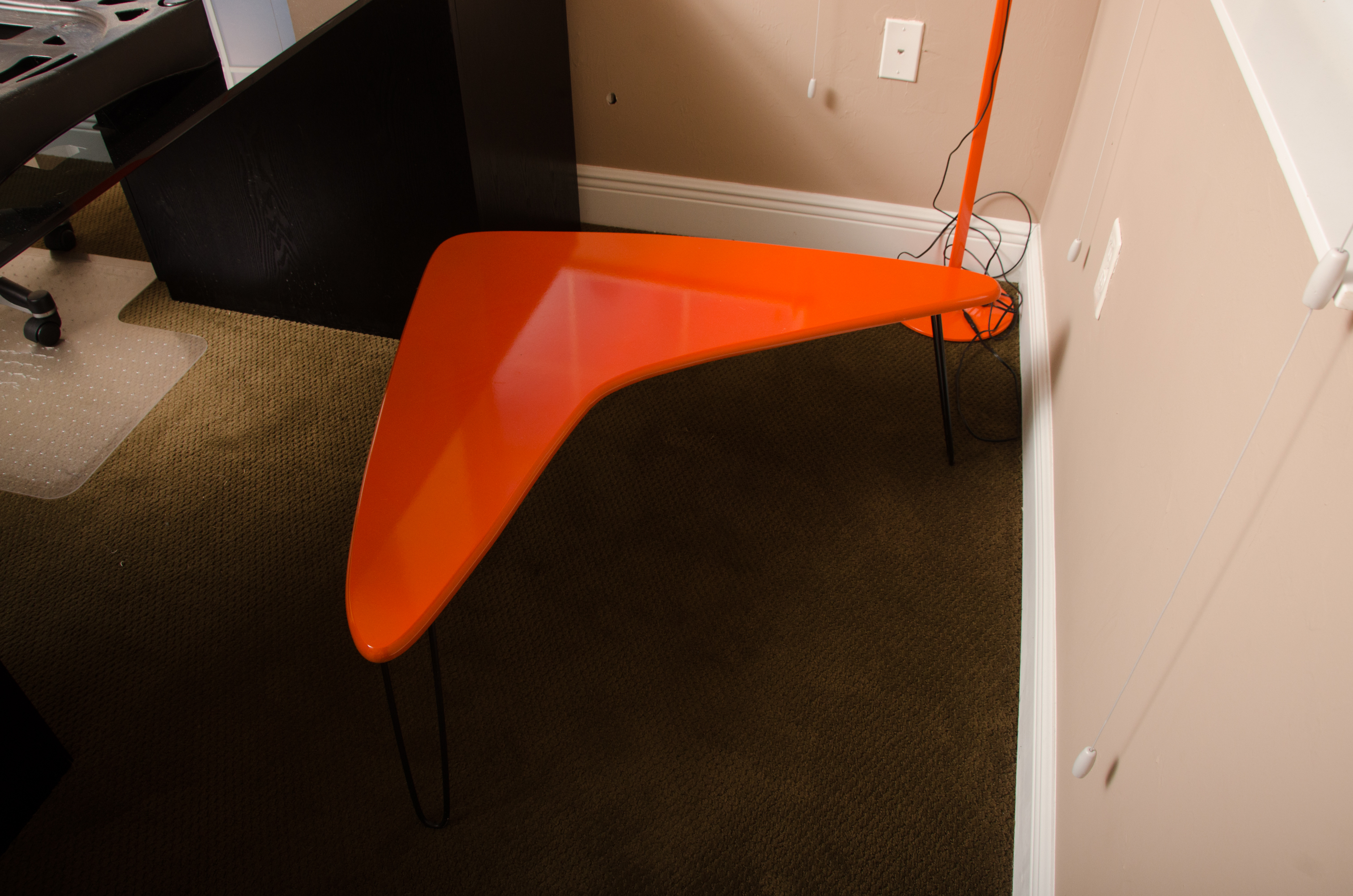 Lunar Lounge Boomerang Table and Koncept Floor Lamp