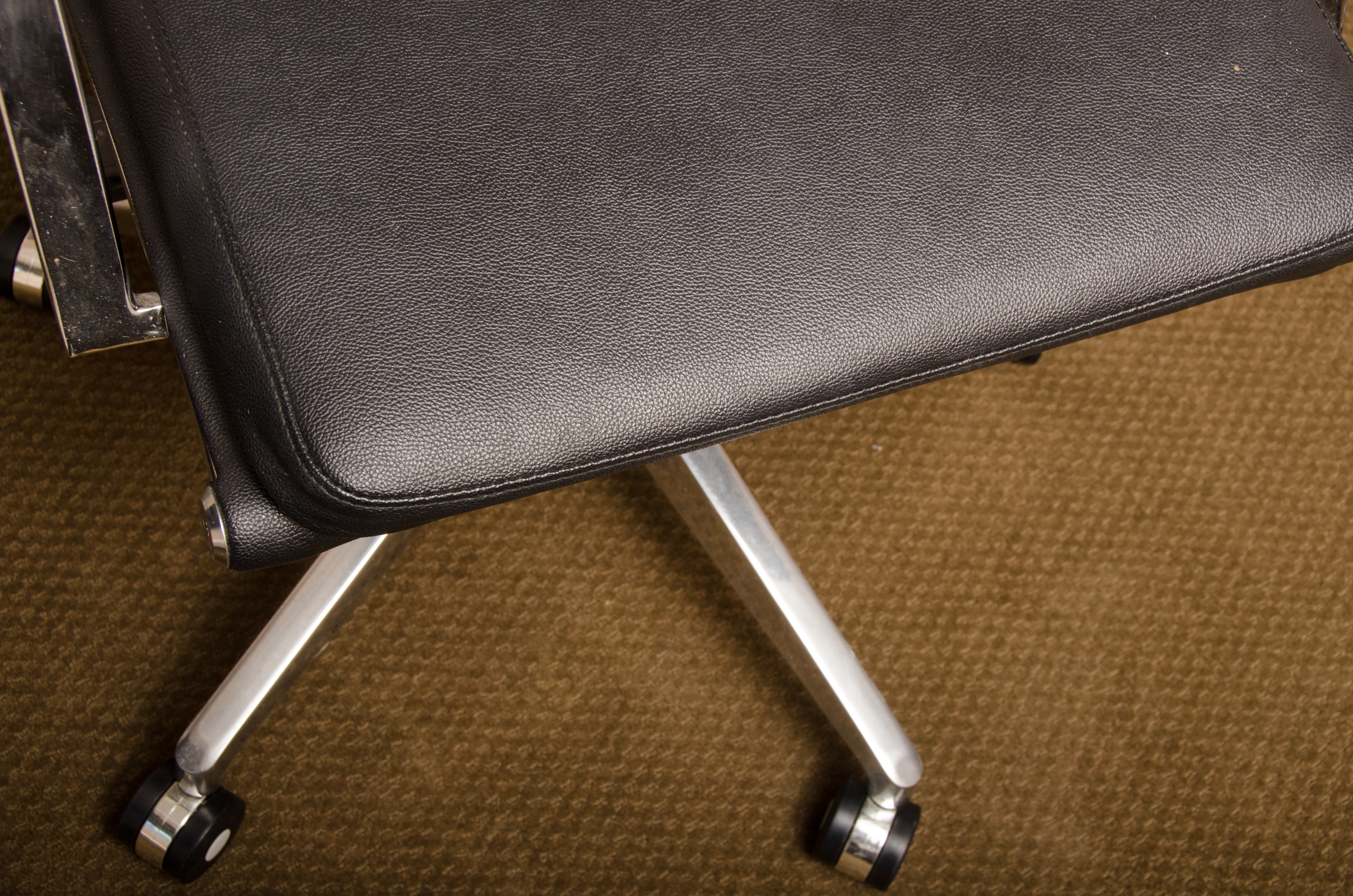 Contemporary Faux Leather Rolling Office Chair by Jesper Office
