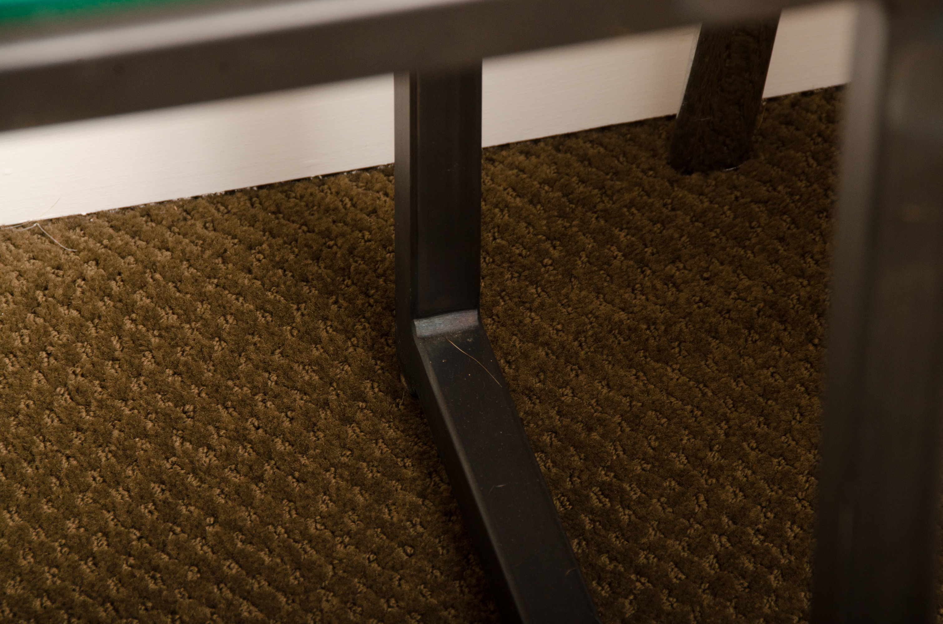 Modern Style High Back Chair with Side Table