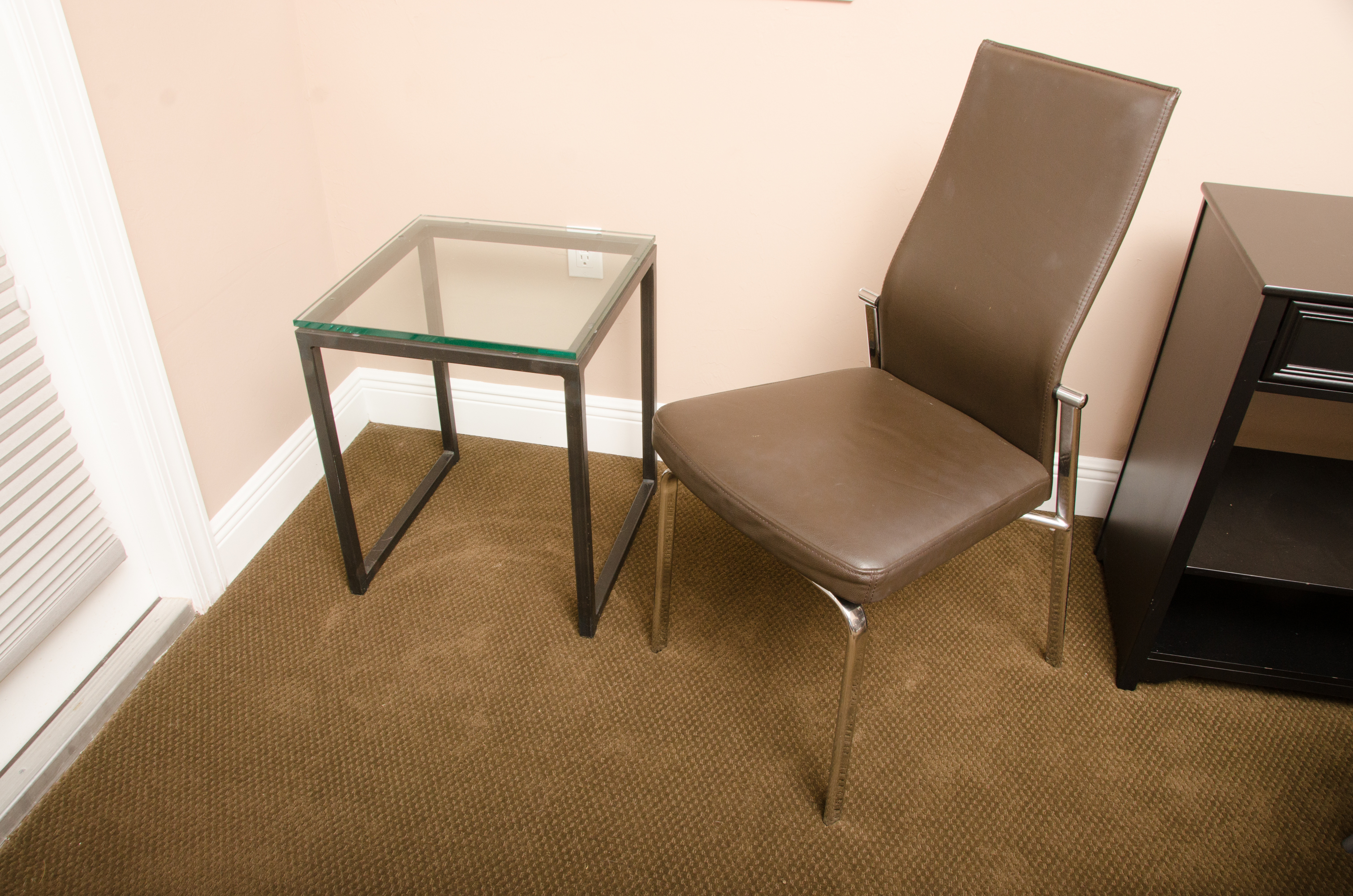 Modern Style High Back Chair with Side Table