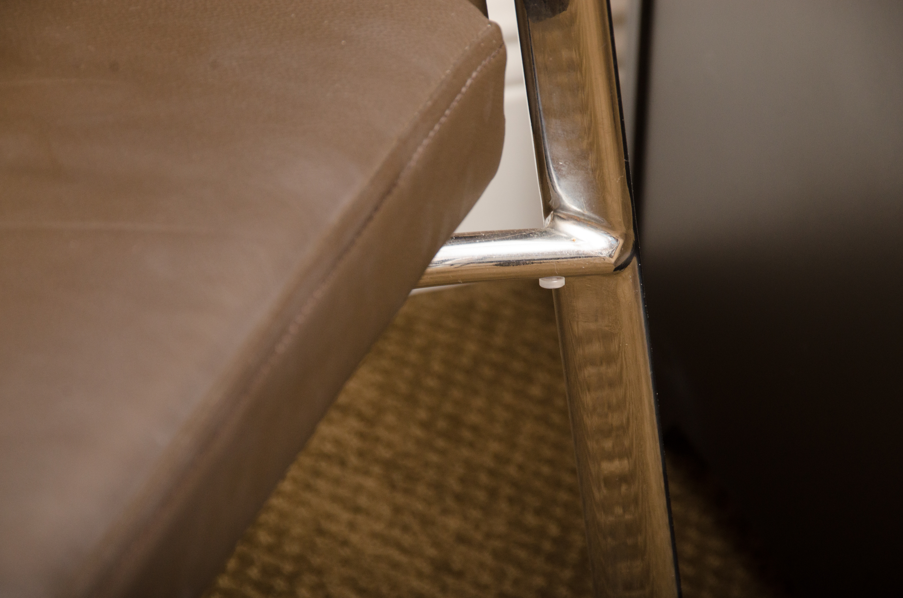 Modern Style High Back Chair with Side Table