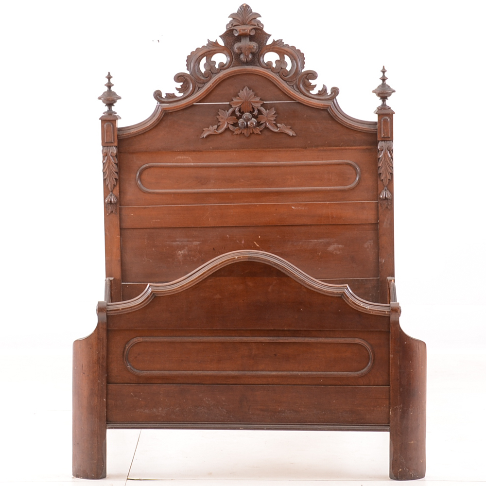 Antique Victorian Full-Size Walnut Bed