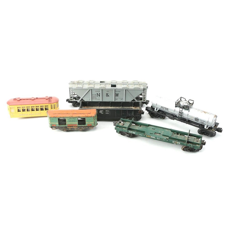 Lionel Train Cars Including Pre-War Tinplate Baggage Car