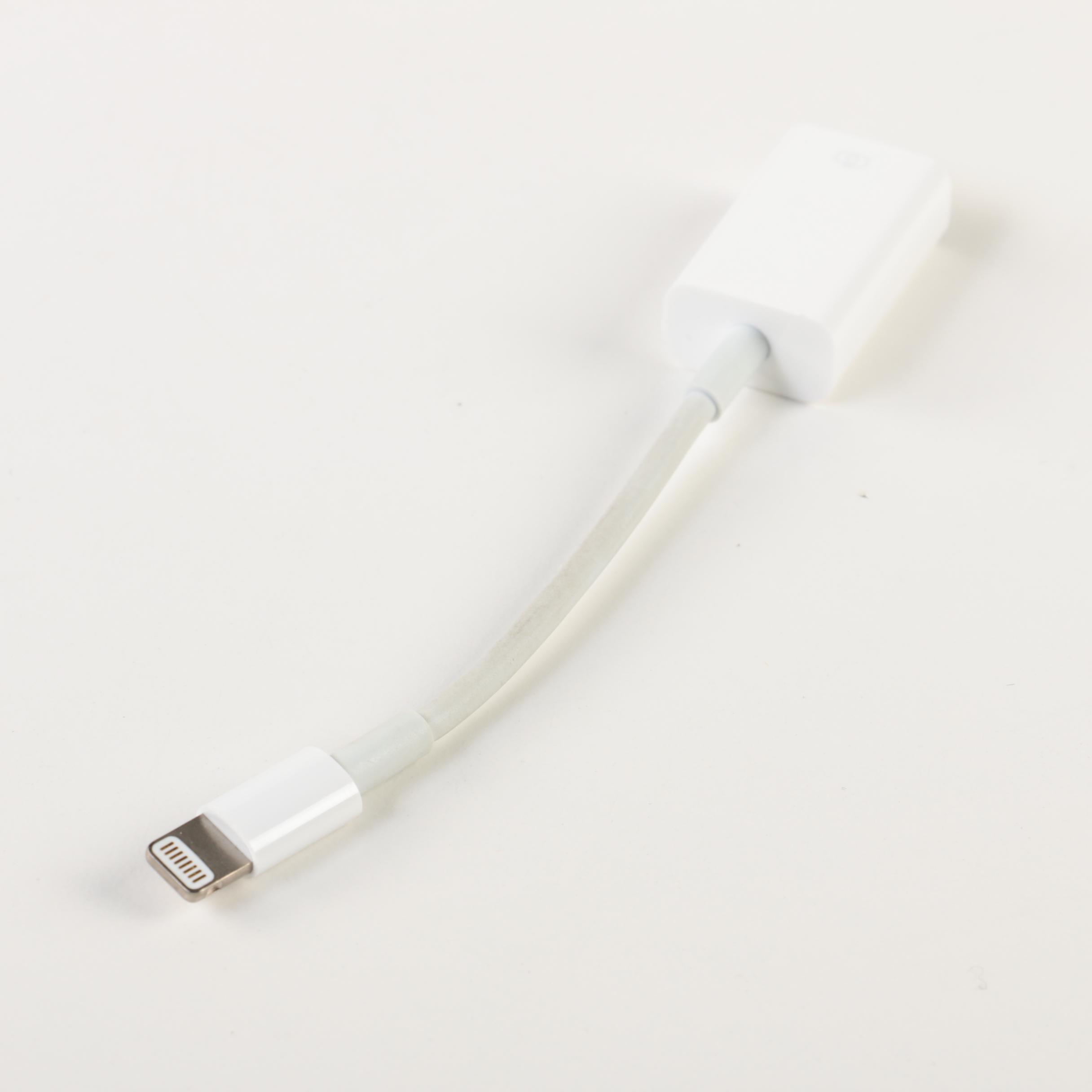 16GB Sixth Generation Apple iPod Touch with Lightning to USB Camera Adapter