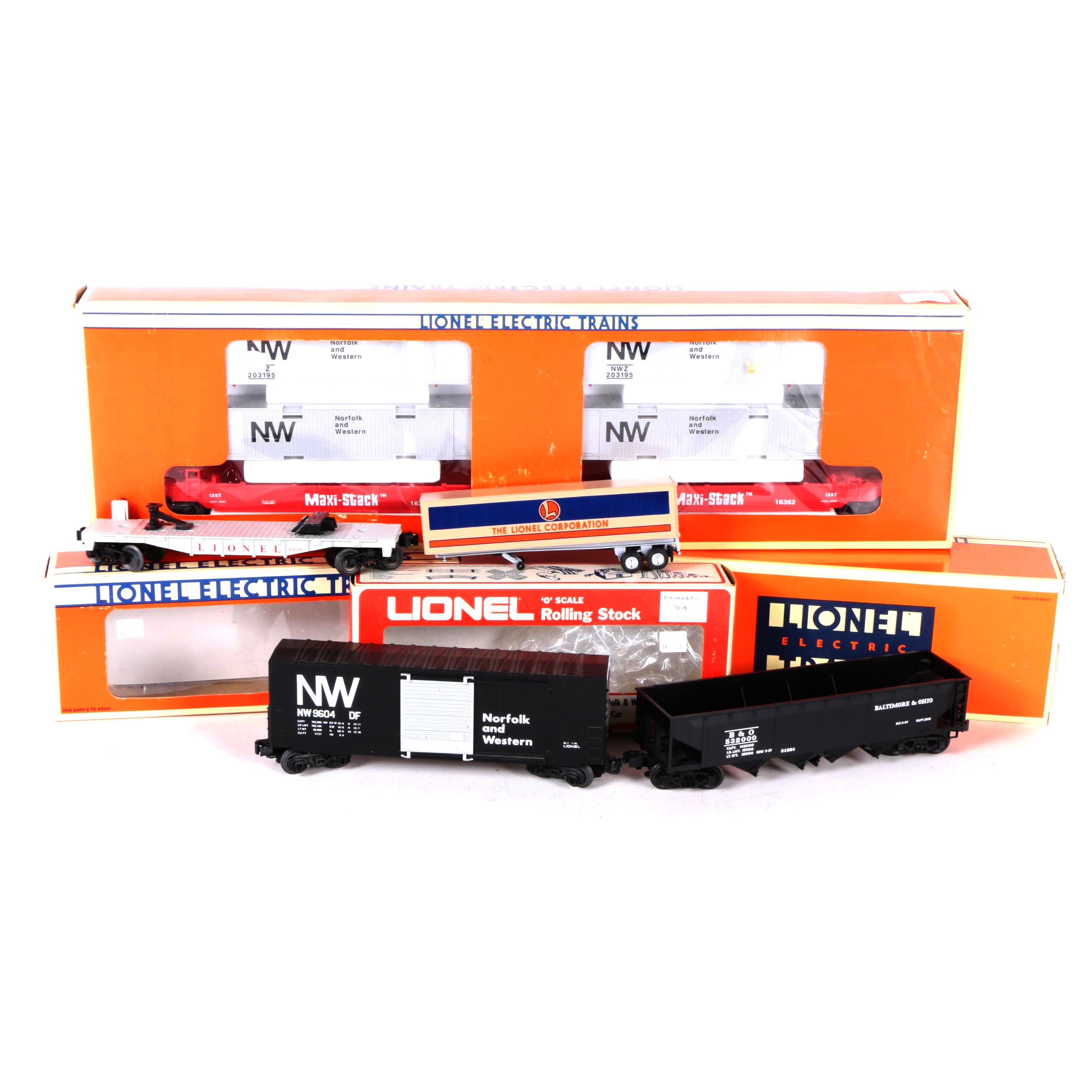 Lionel Train Cars Including Maxi-Stack Flat Cars
