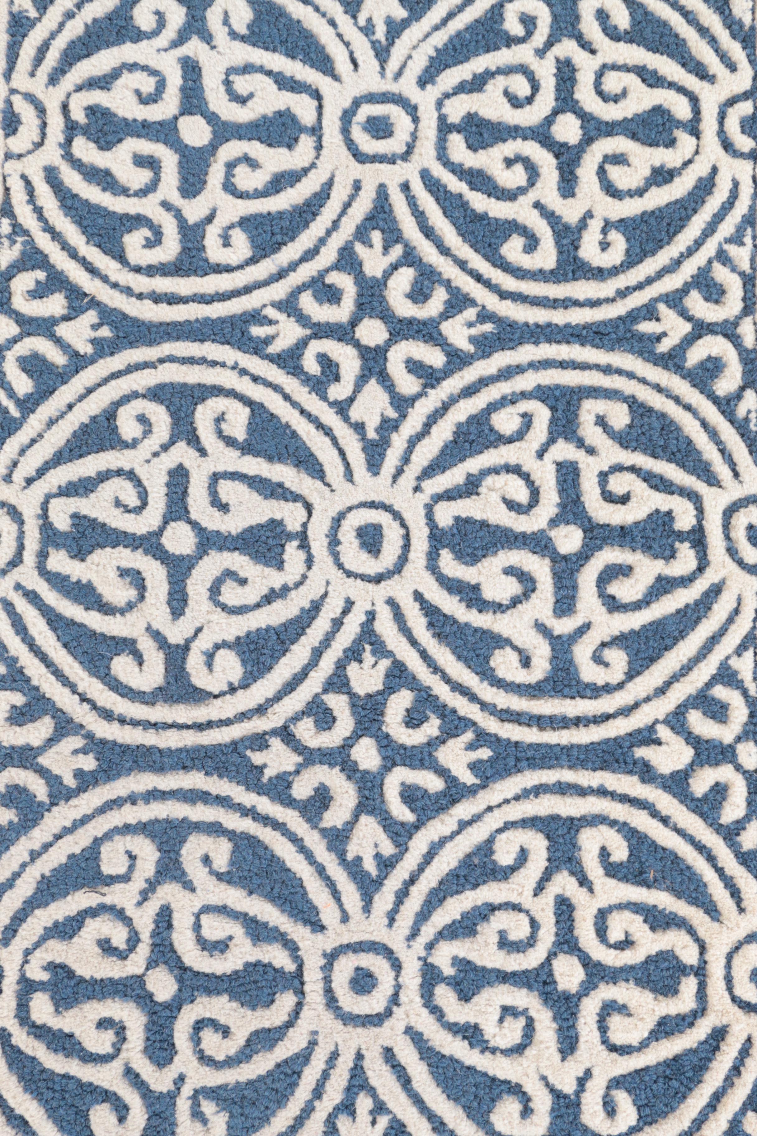 Tufted Indian "Cambridge" Wool Accent Rug by Safavieh