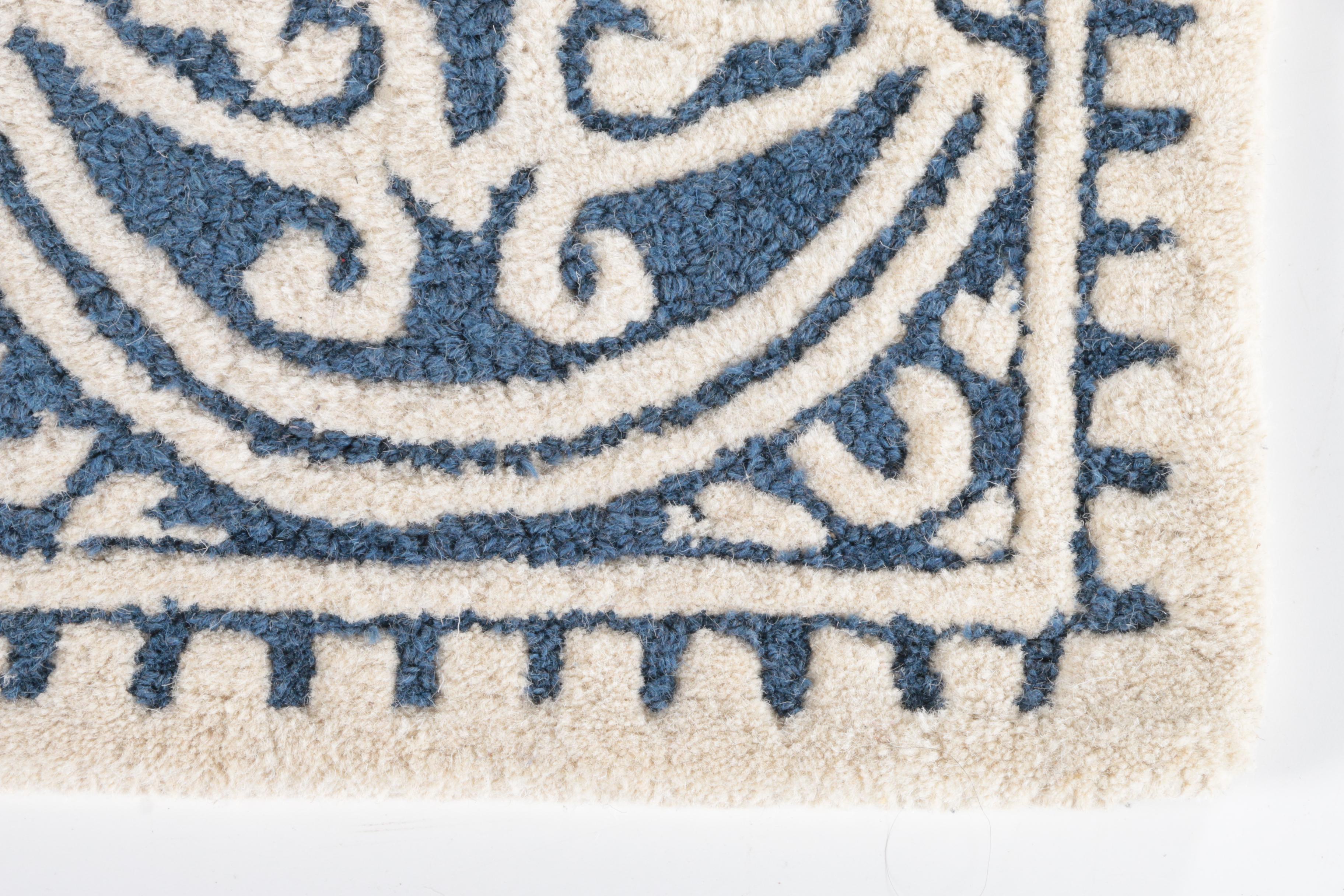 Tufted Indian "Cambridge" Wool Accent Rug by Safavieh