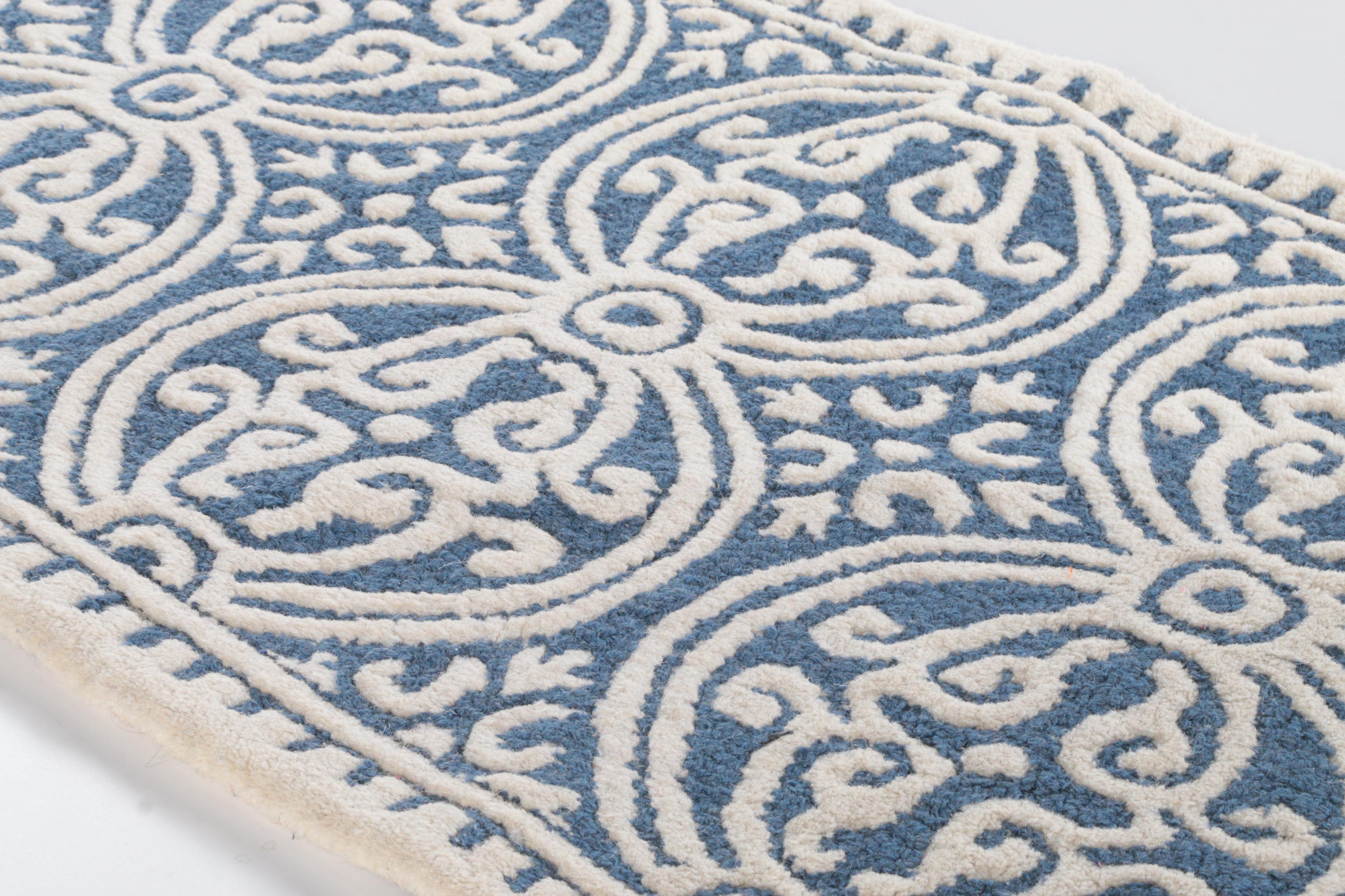 Tufted Indian "Cambridge" Wool Accent Rug by Safavieh