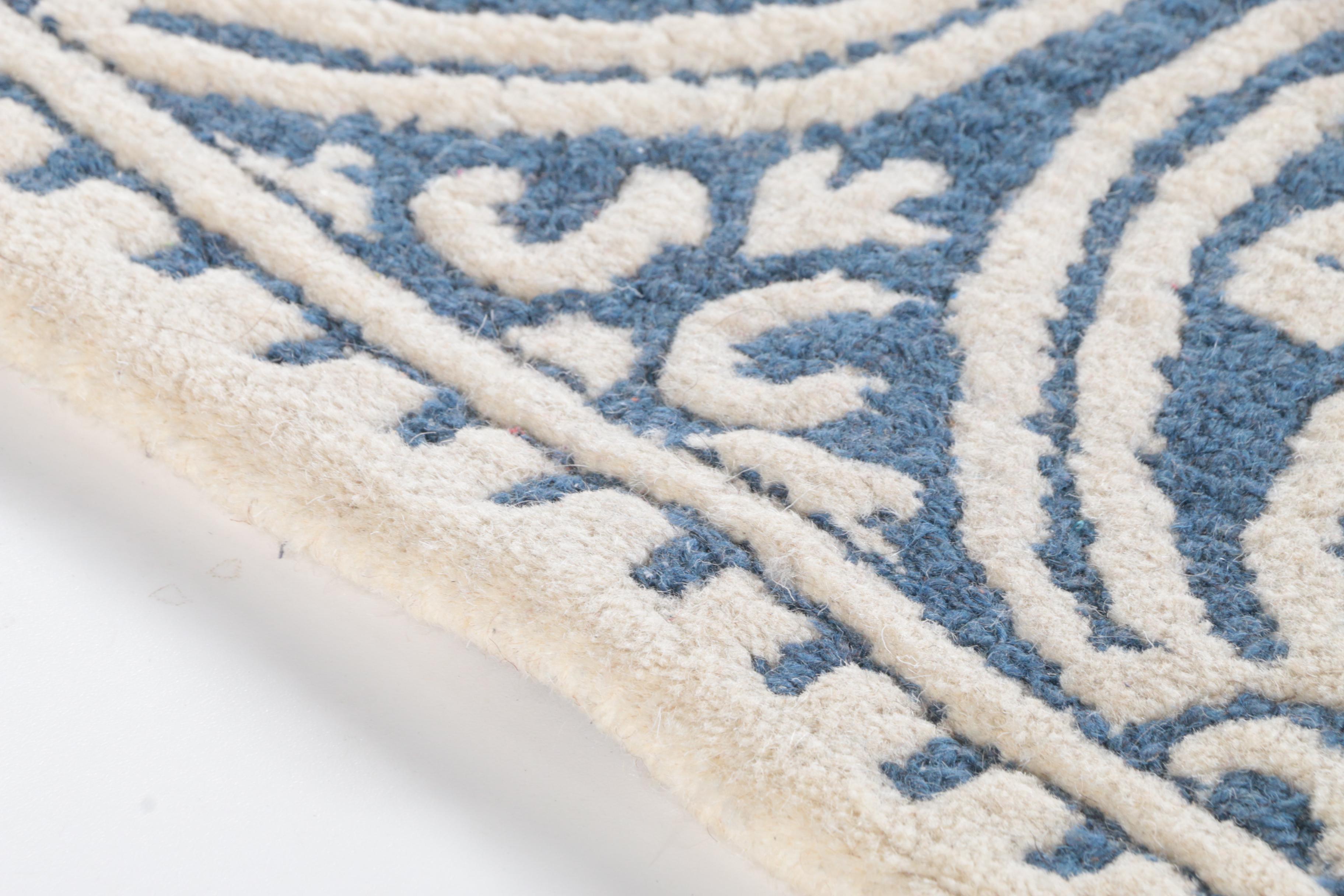 Tufted Indian "Cambridge" Wool Accent Rug by Safavieh