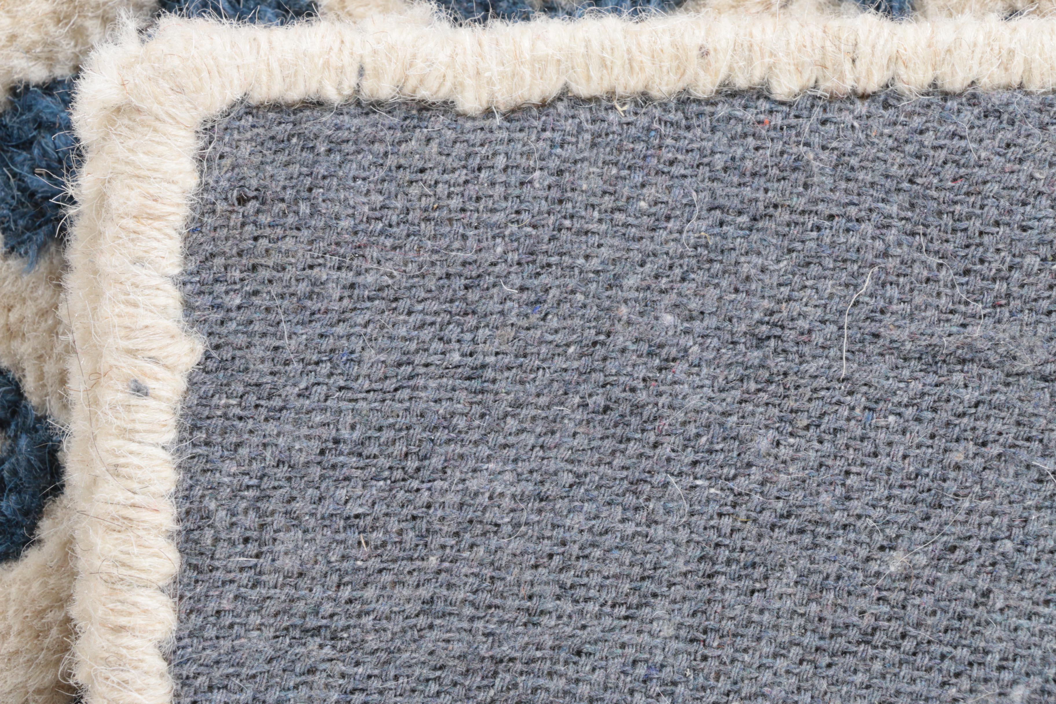 Tufted Indian "Cambridge" Wool Accent Rug by Safavieh