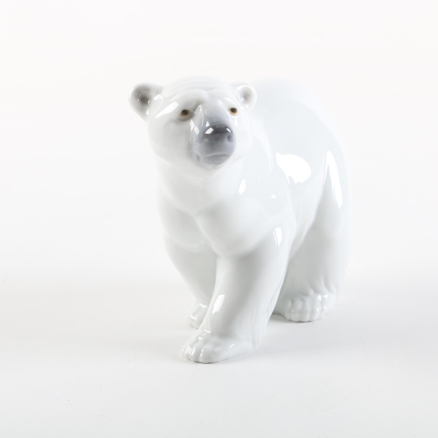 Lladró "Attentive Polar Bear" Retired Figurine