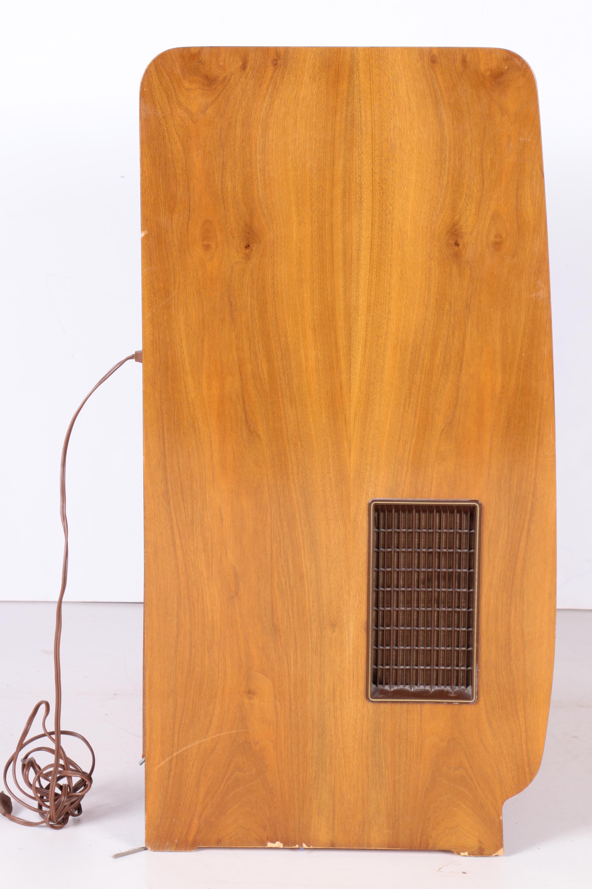 Vintage Grundig-Majestic Musical Instrument 7000 Radio/Phonograph Receiver