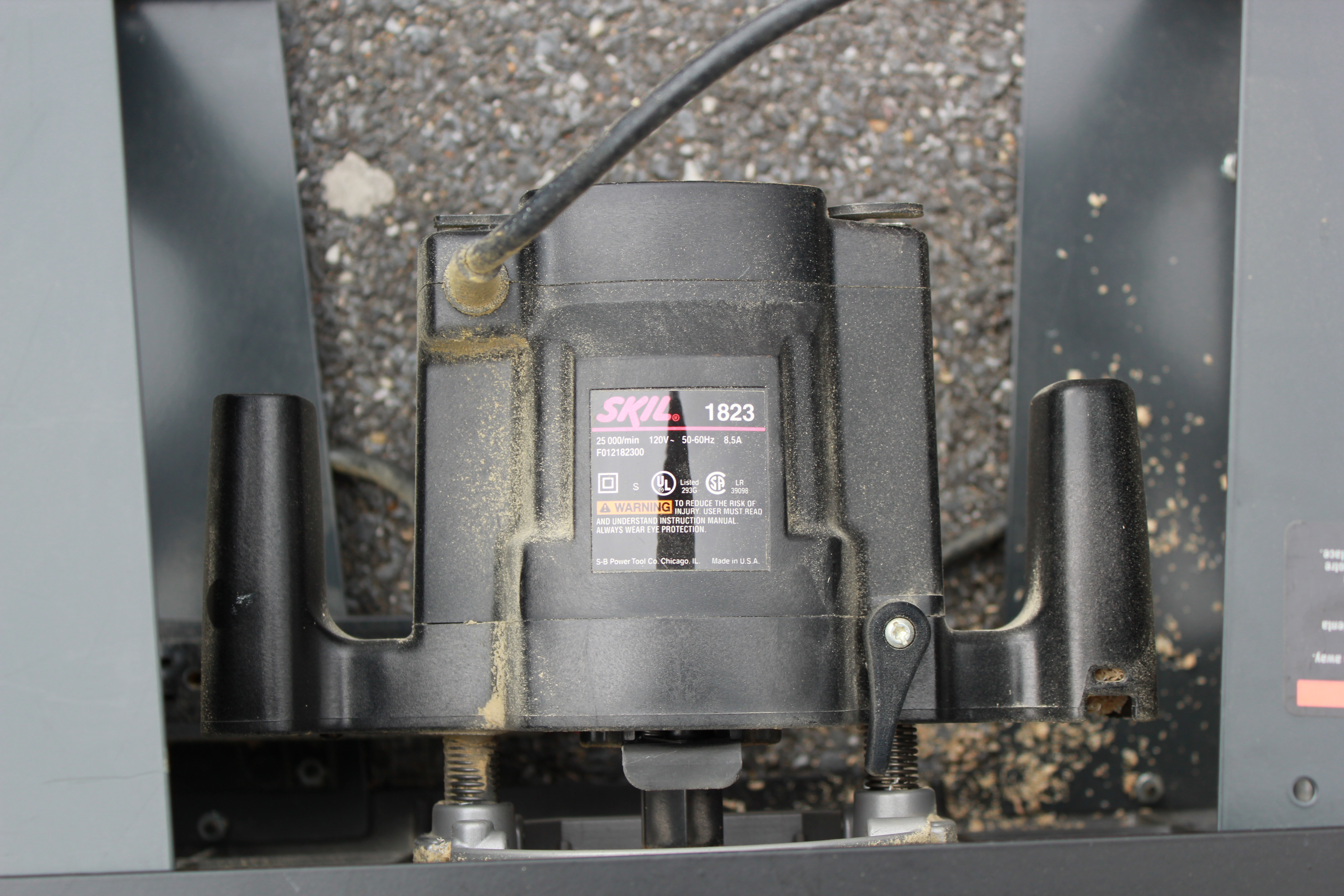 Vermont American Router Table with Skil 1823 Plunge Router