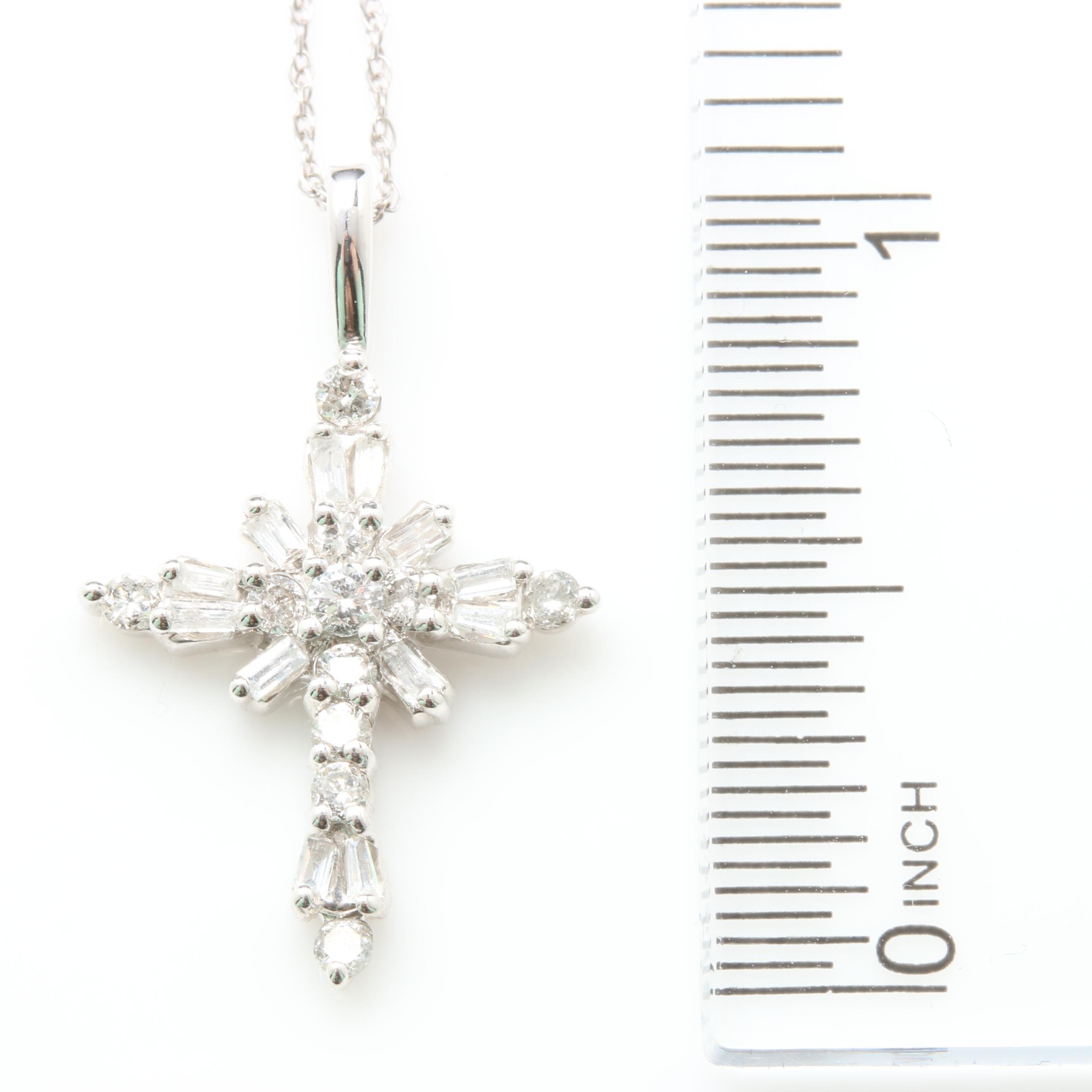 14K White Gold Diamond Pendant Necklace