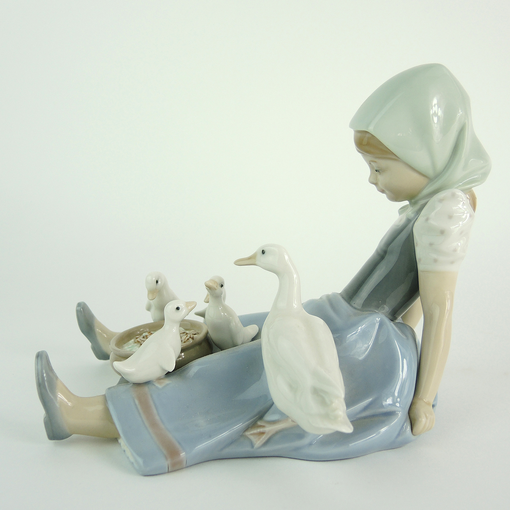 Lladró "My Hungry Brood" Porcelain Figurine