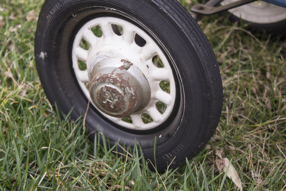Vintage Toy Metal Greyhound Wagon