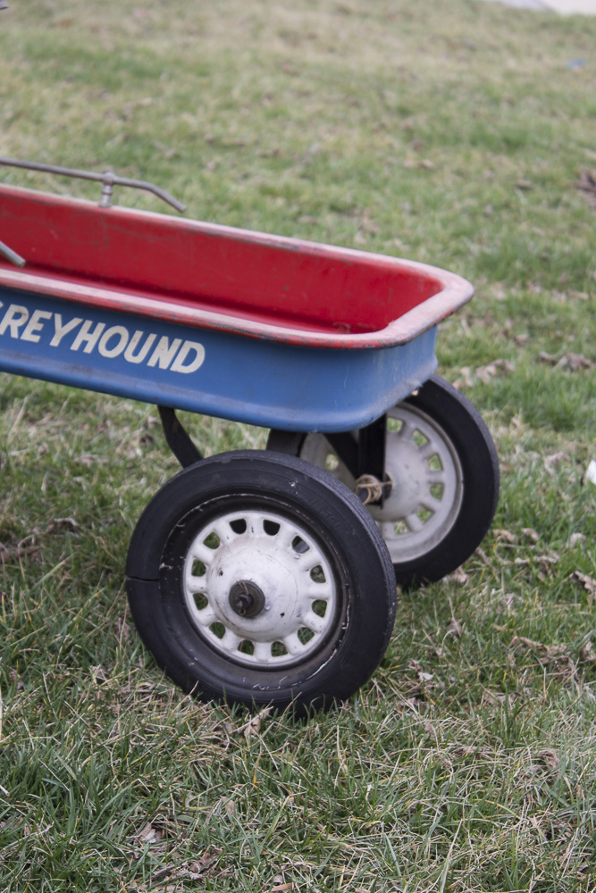 Vintage Toy Metal Greyhound Wagon