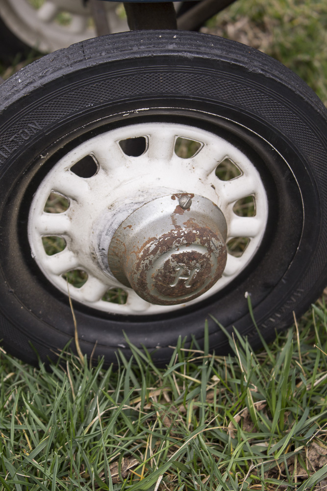 Vintage Toy Metal Greyhound Wagon