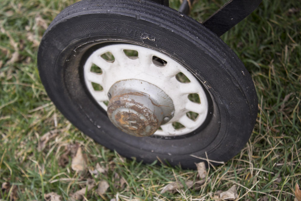 Vintage Toy Metal Greyhound Wagon