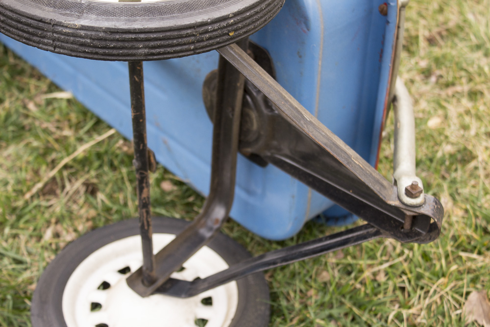 Vintage Toy Metal Greyhound Wagon
