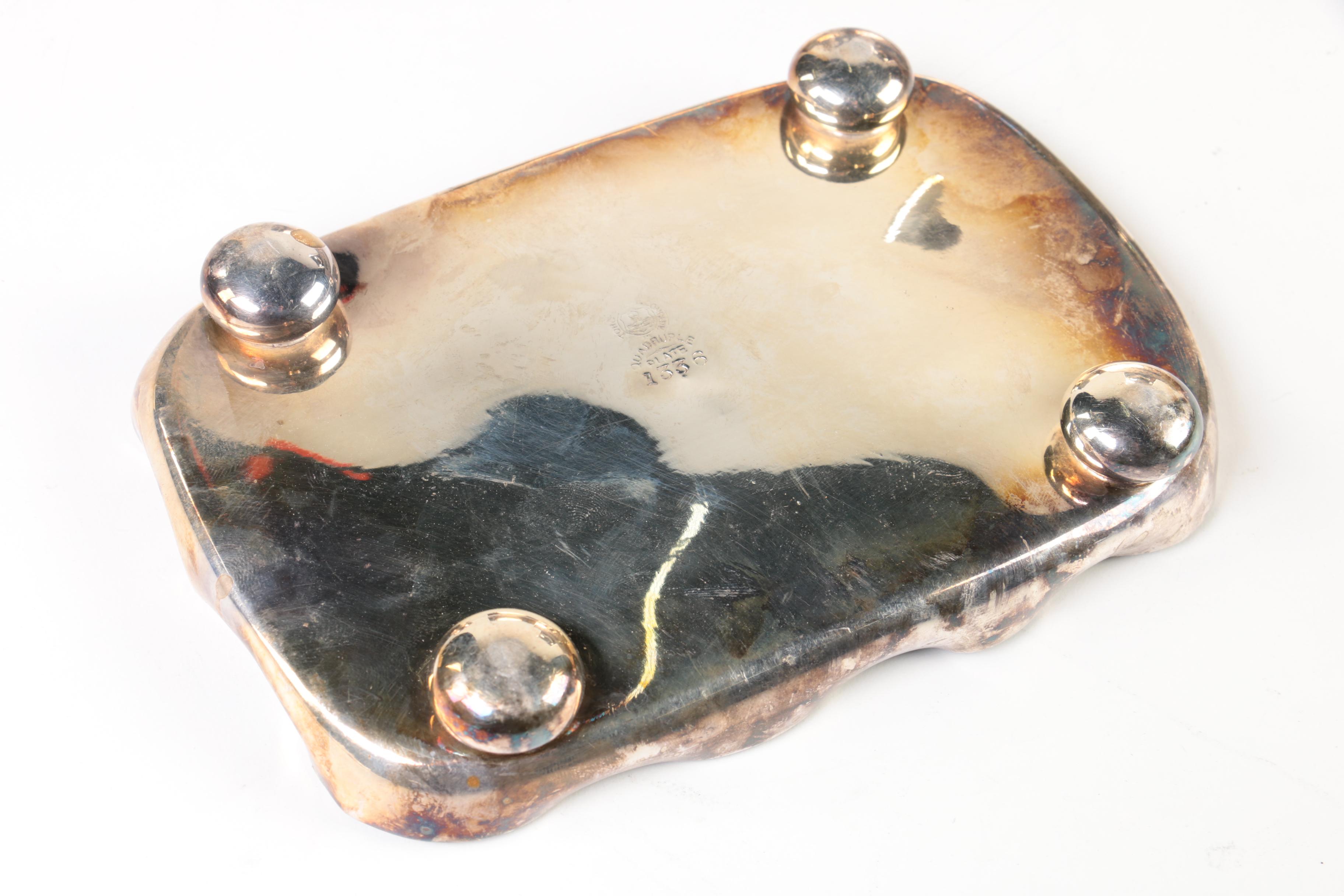 Viner's of Sheffield Vanity Box with Other Silver Plate Vanity Items