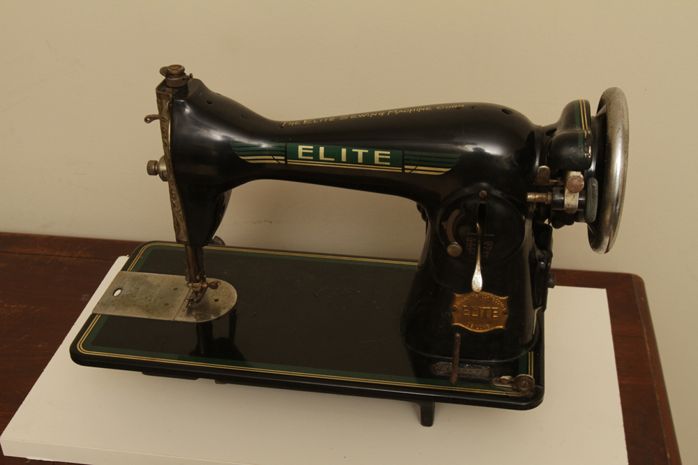 Vintage Elite De Luxe Sewing Machine and Cabinet