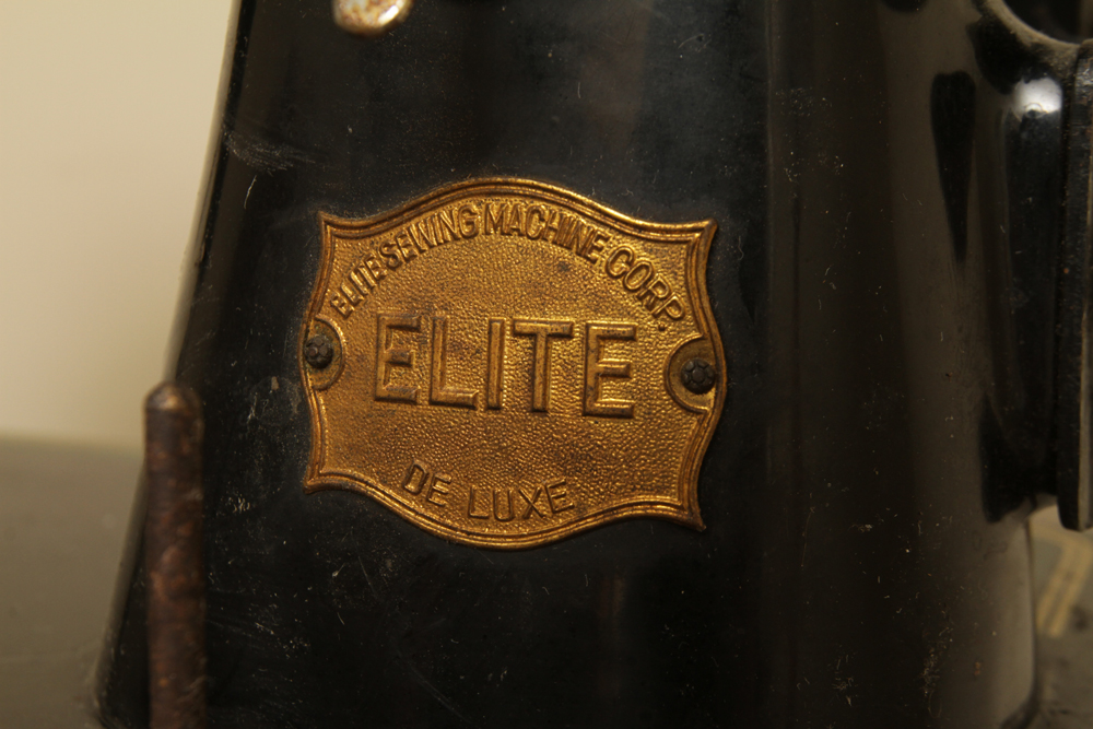 Vintage Elite De Luxe Sewing Machine and Cabinet
