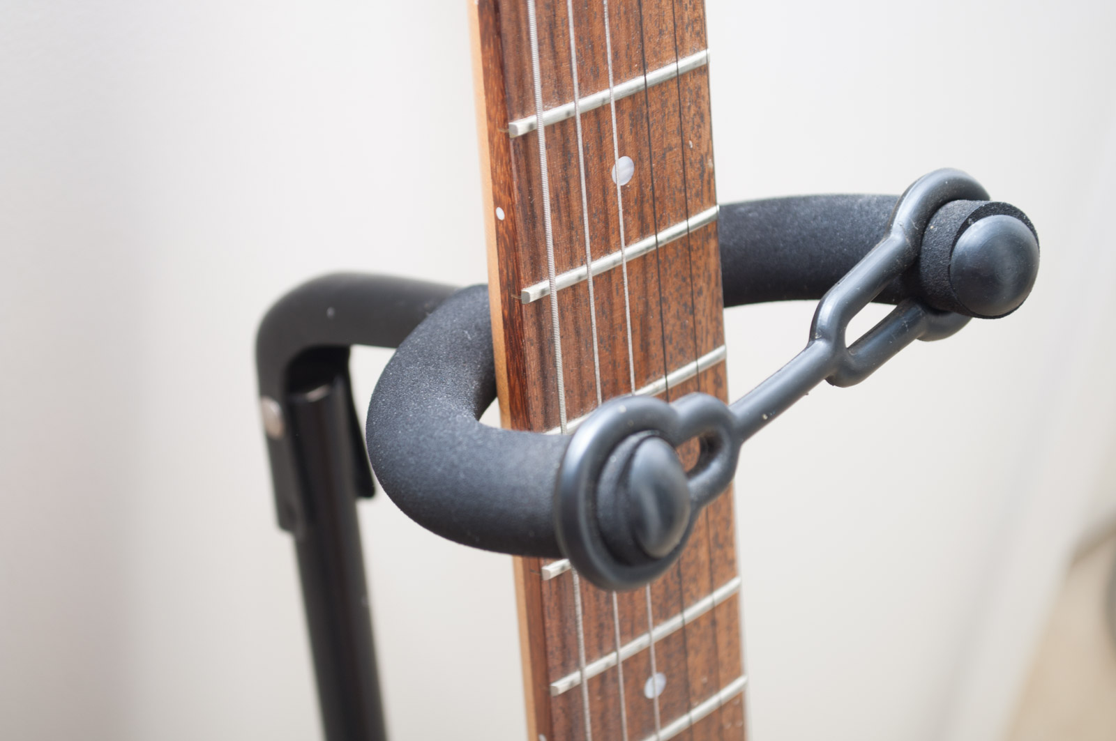 Yamaha EG 112 Electric Guitar with Amp and Stand