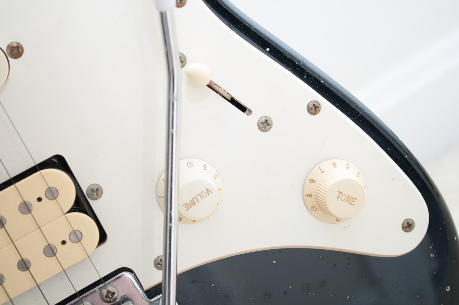 Yamaha EG 112 Electric Guitar with Amp and Stand