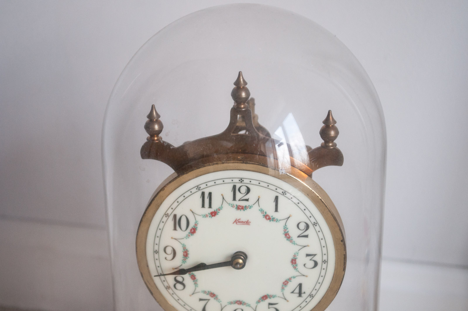 Skeleton Clocks and Barometers with Crystal Prism and Radiometer