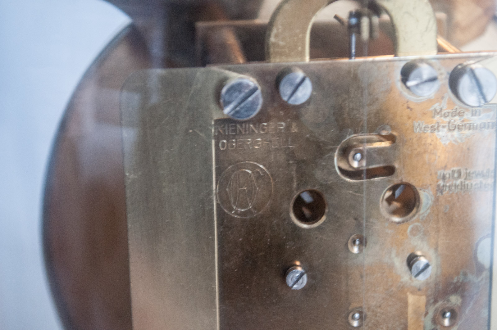 Skeleton Clocks and Barometers with Crystal Prism and Radiometer