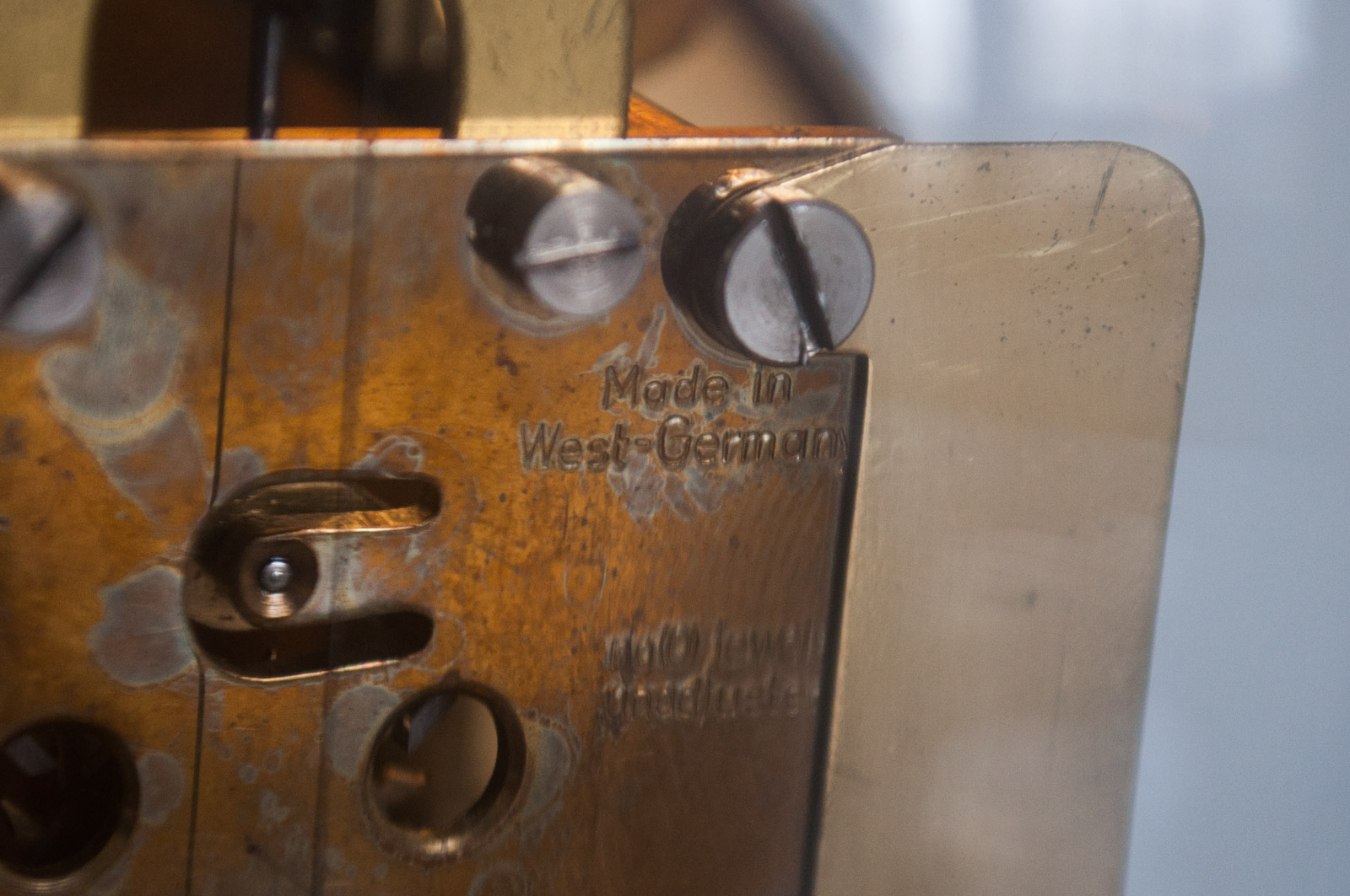 Skeleton Clocks and Barometers with Crystal Prism and Radiometer
