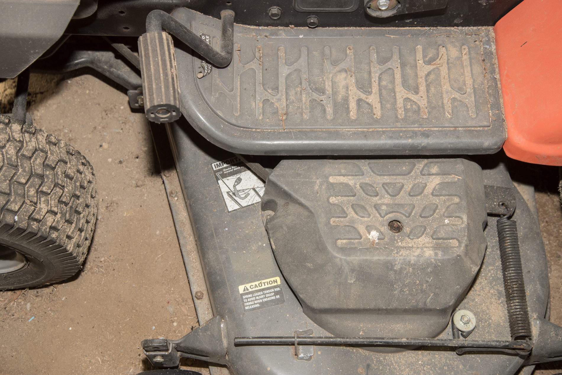 2005 Husqvarna GT2254 Riding Lawn Tractor