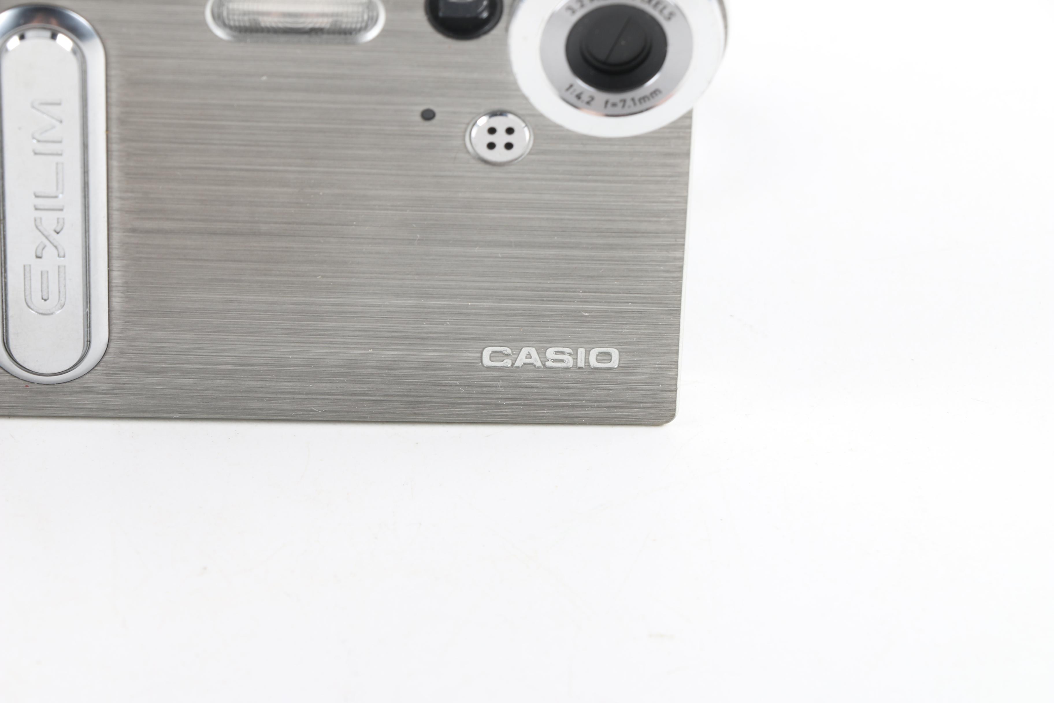 Casio Exilim EX-S3 Digital Camera with Accessories