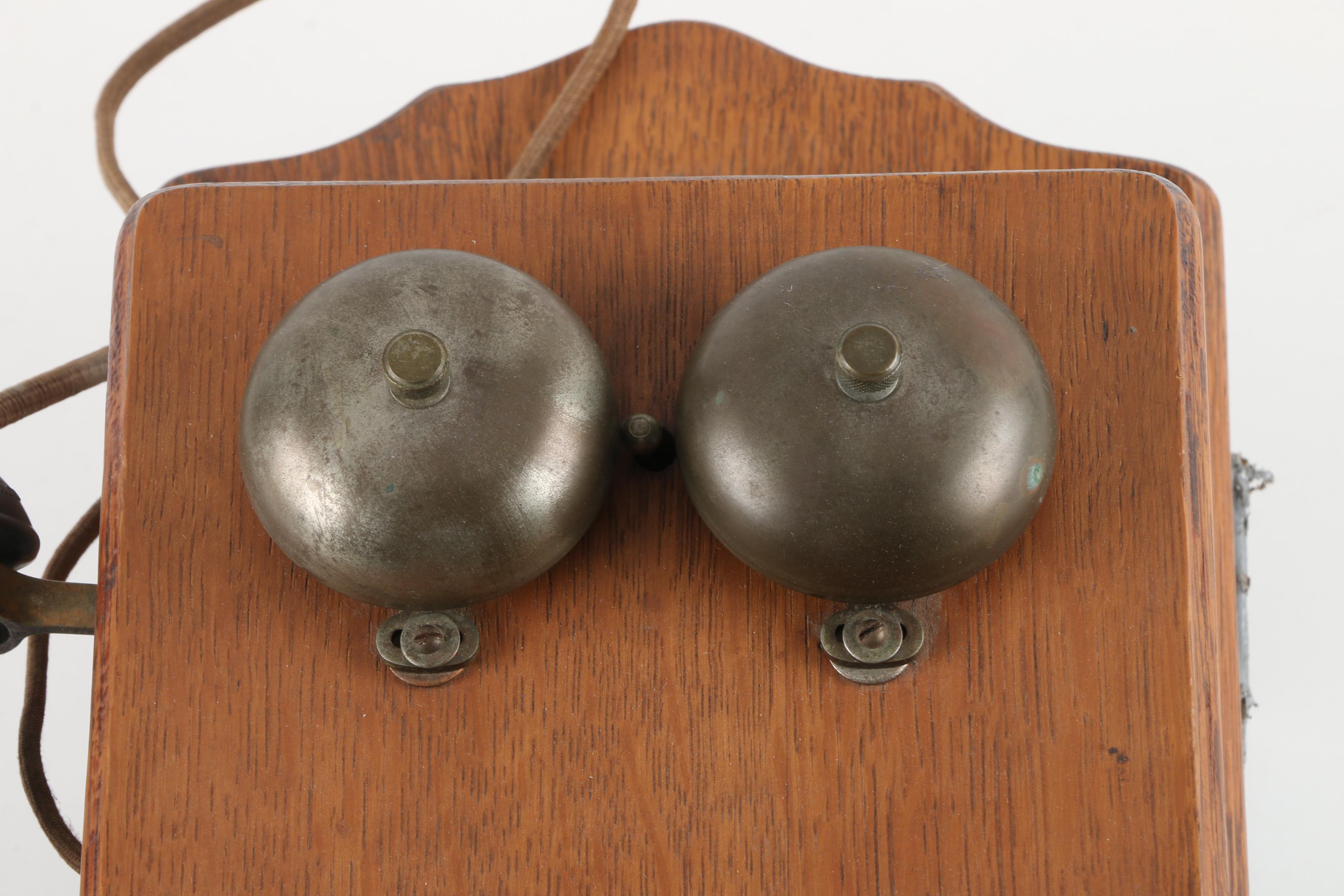 Antique Leich Electric CO Hand Crank Wall Phone