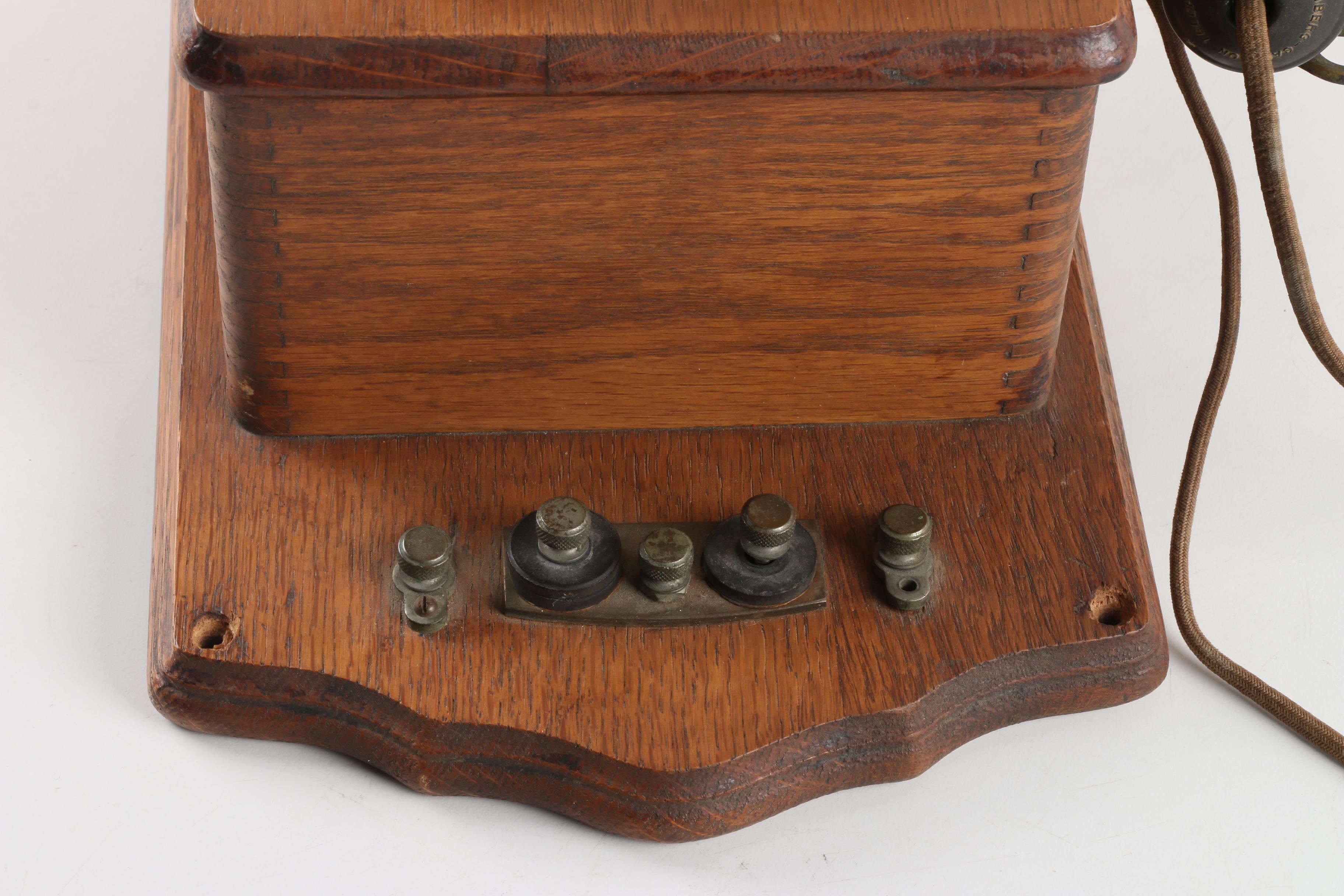 Antique Leich Electric CO Hand Crank Wall Phone