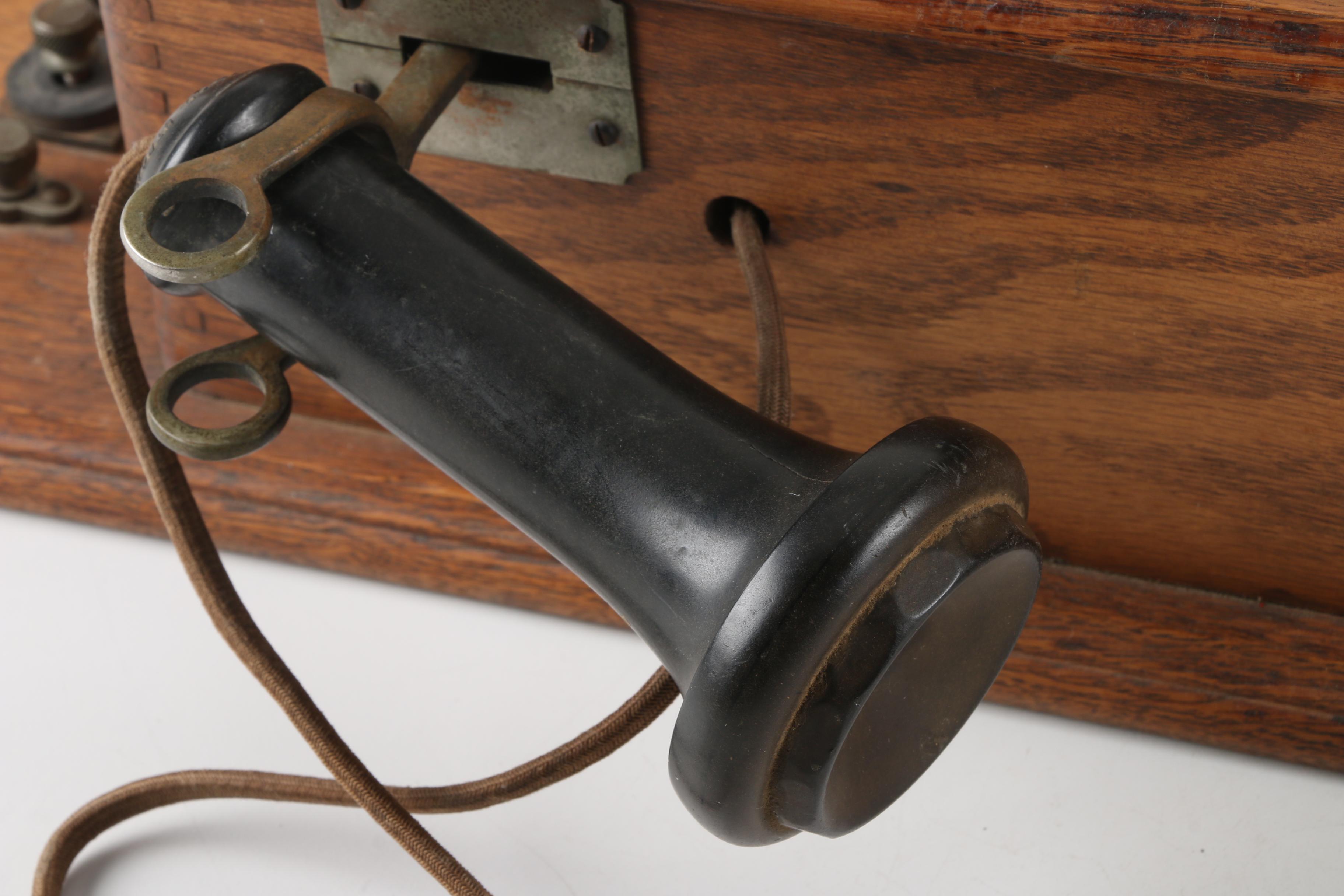 Antique Leich Electric CO Hand Crank Wall Phone