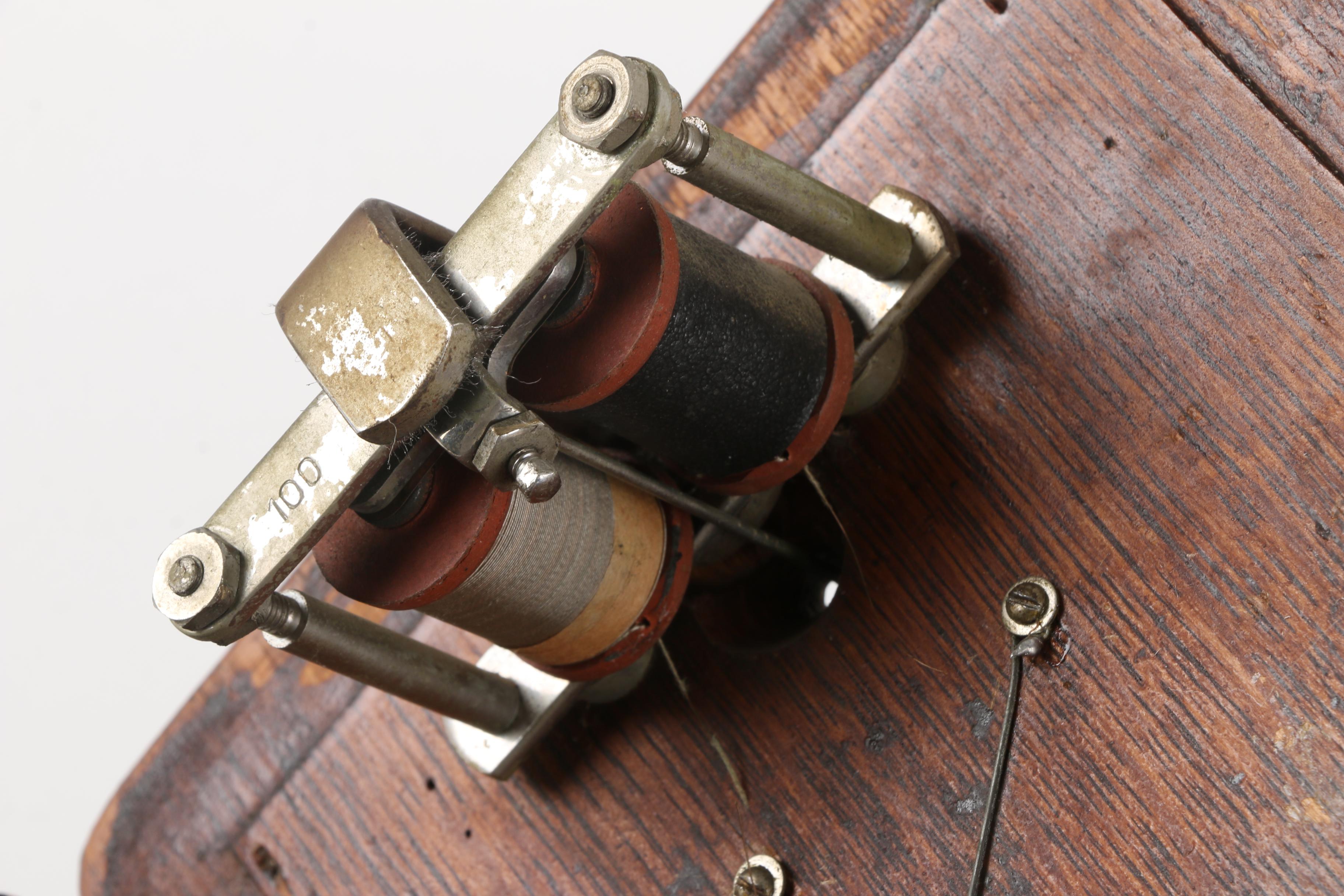 Antique Leich Electric CO Hand Crank Wall Phone