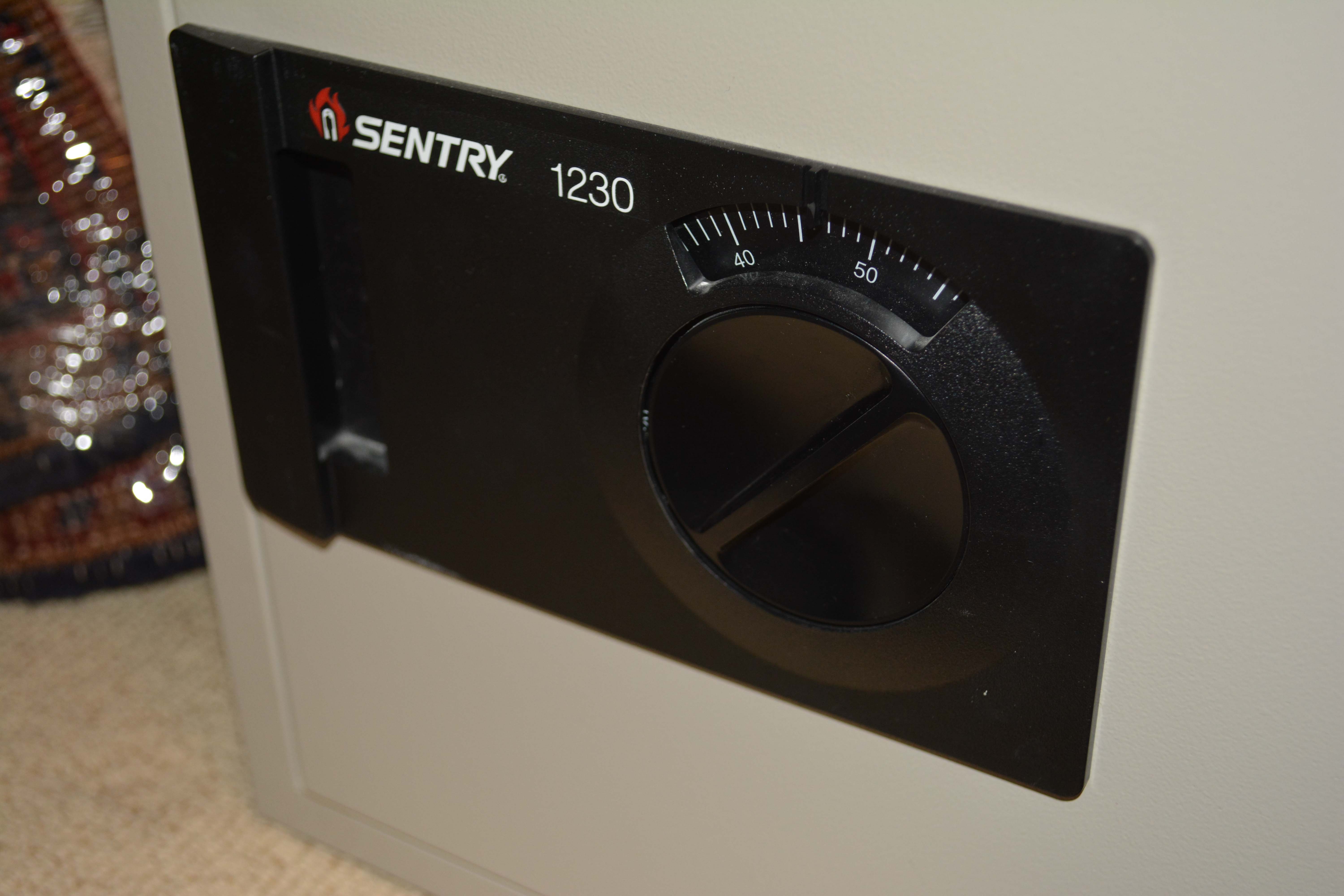 Sentry 1230 Combination Safe