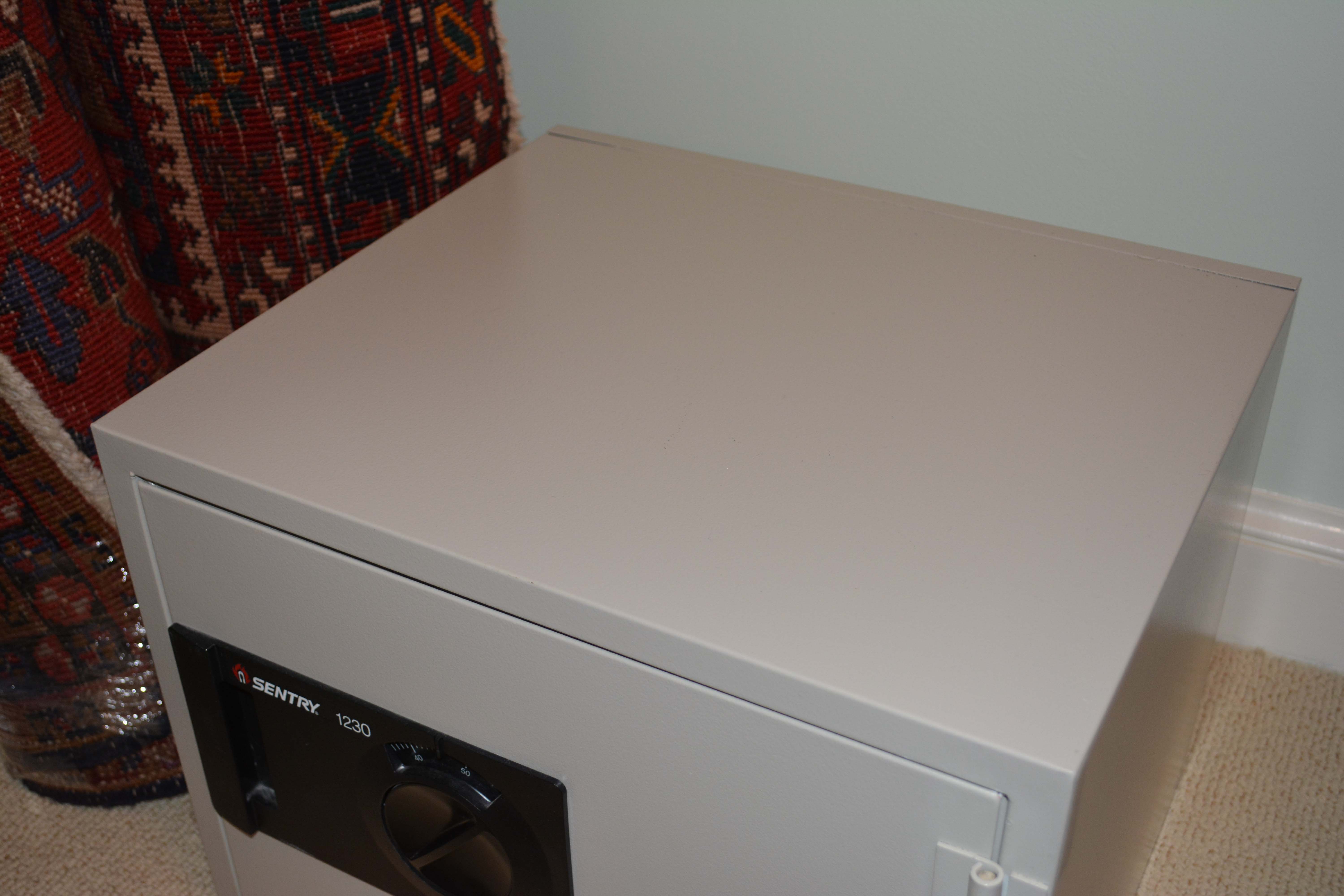 Sentry 1230 Combination Safe