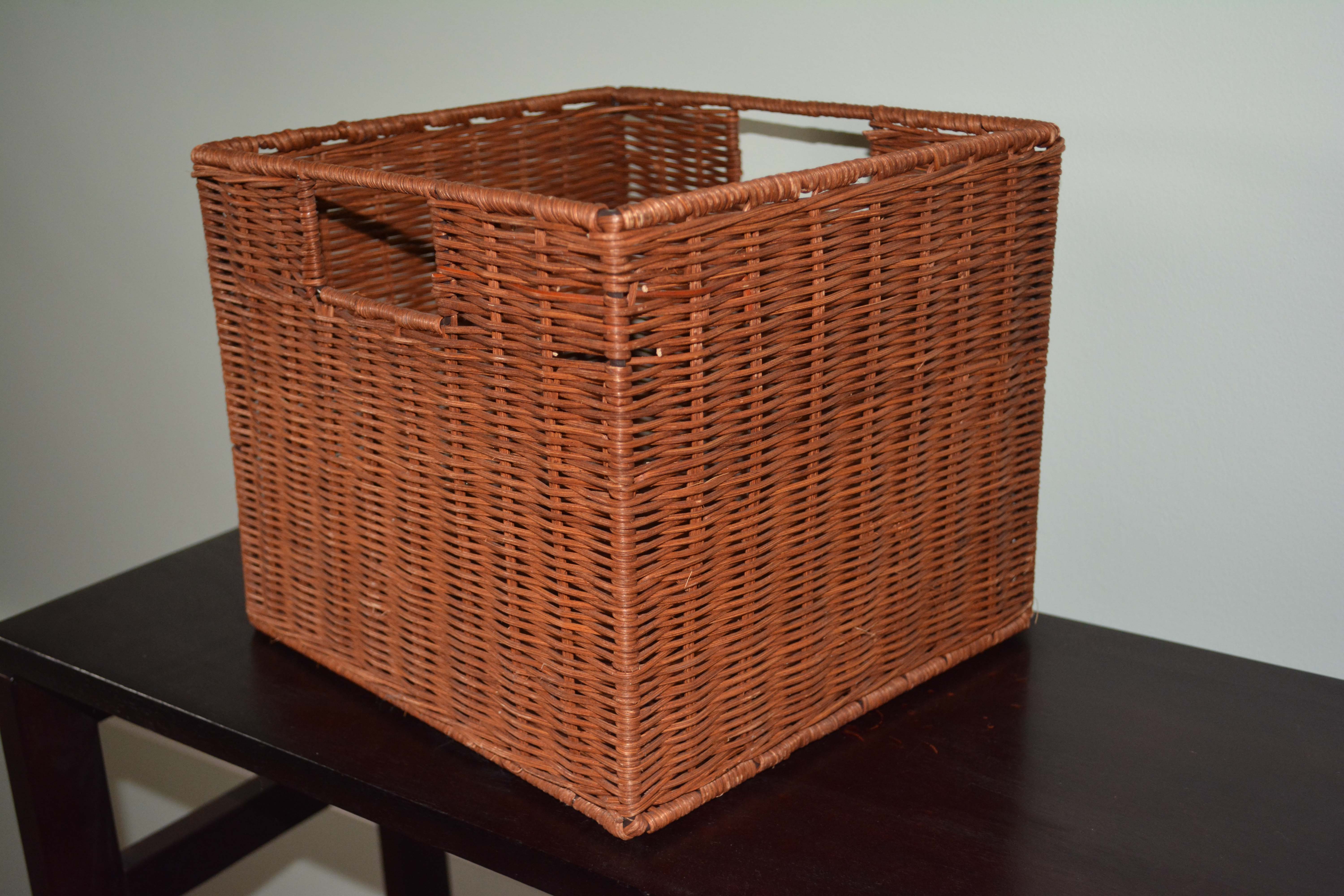 Open Shelving Unit with Two Baskets